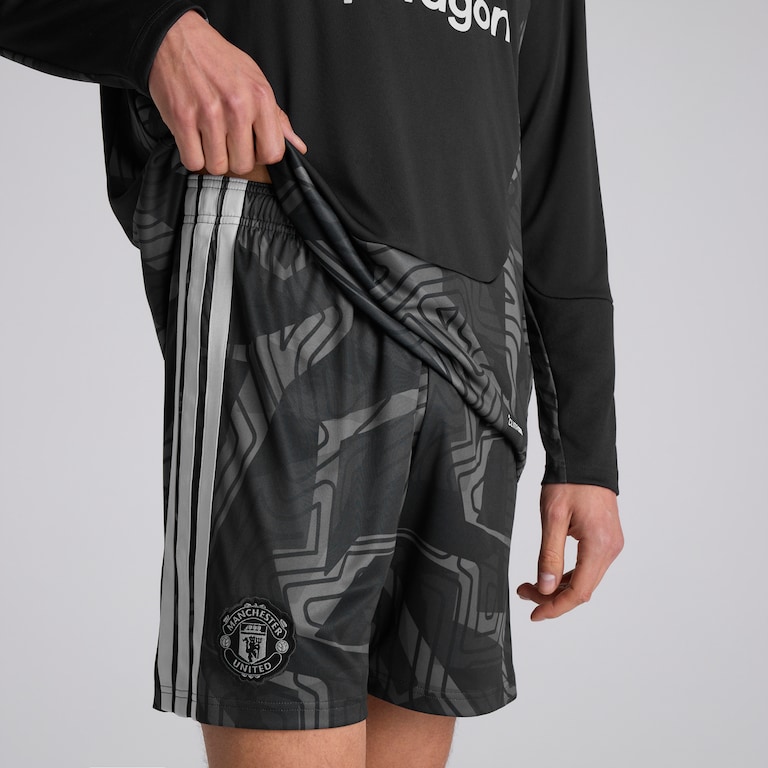 Manchester United 26/27 Home Goalkeeper Shorts Black