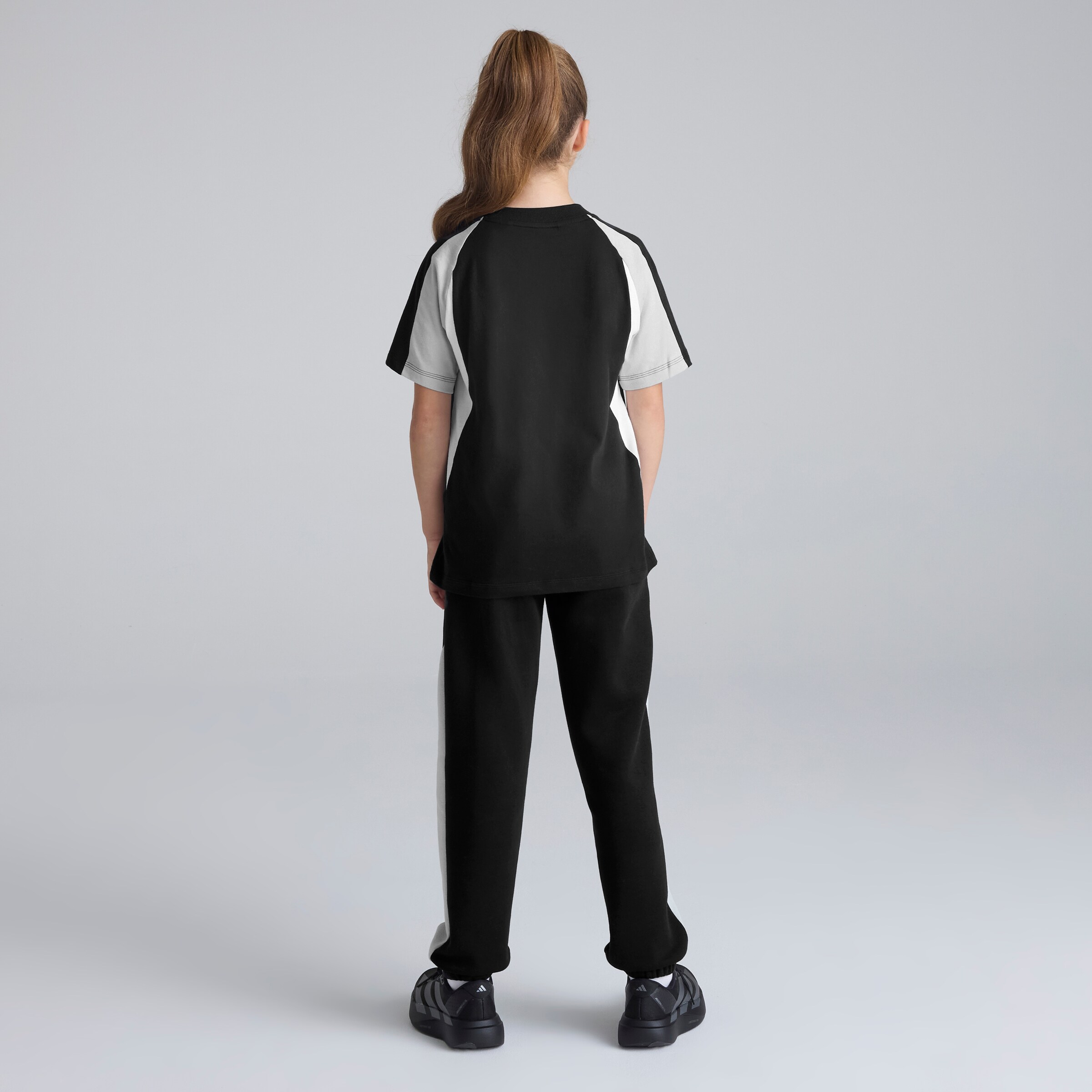 Manchester United x adidas Kids Colourblock Joggers Black Black Detail [3-5]