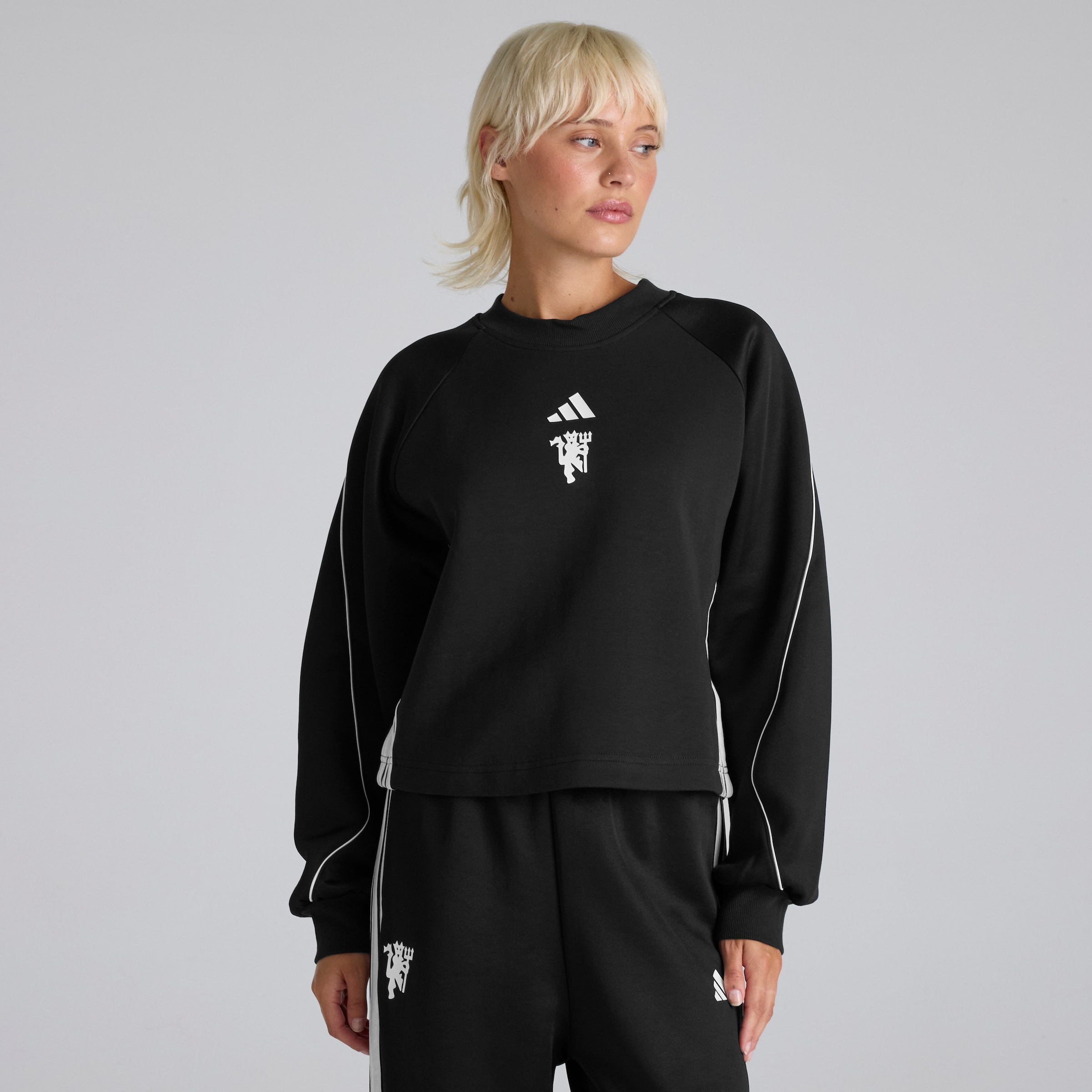 Manchester United x adidas Womens Stadium Crewneck Sweatshirt Black Black