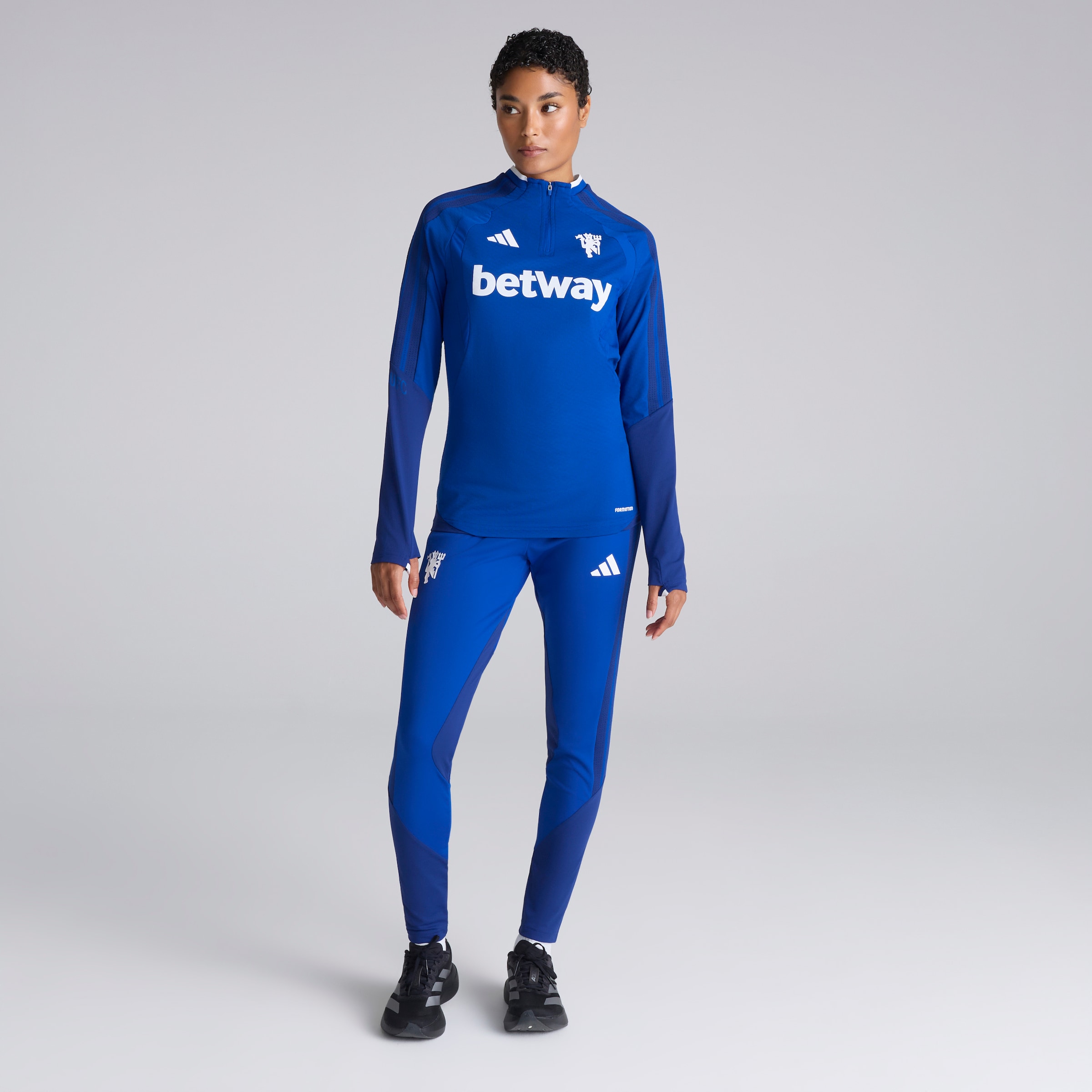 Manchester United Womens 26/27 Cup Training Tiro Authentic Top Blue (Sponsored) Blau Detail [3-5]