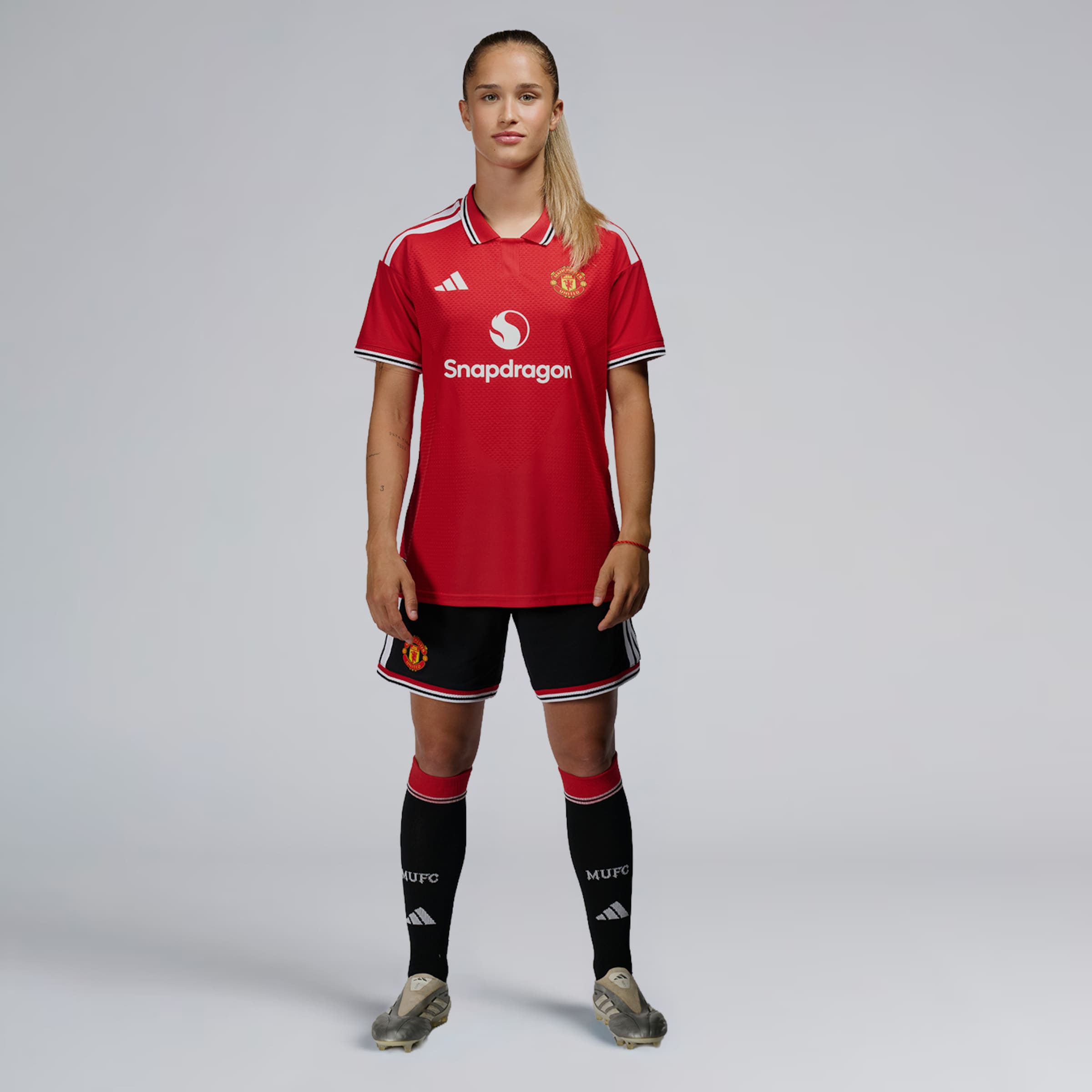 Manchester United Womens 26/27 Home Authentic Jersey Red Detail [3-5]