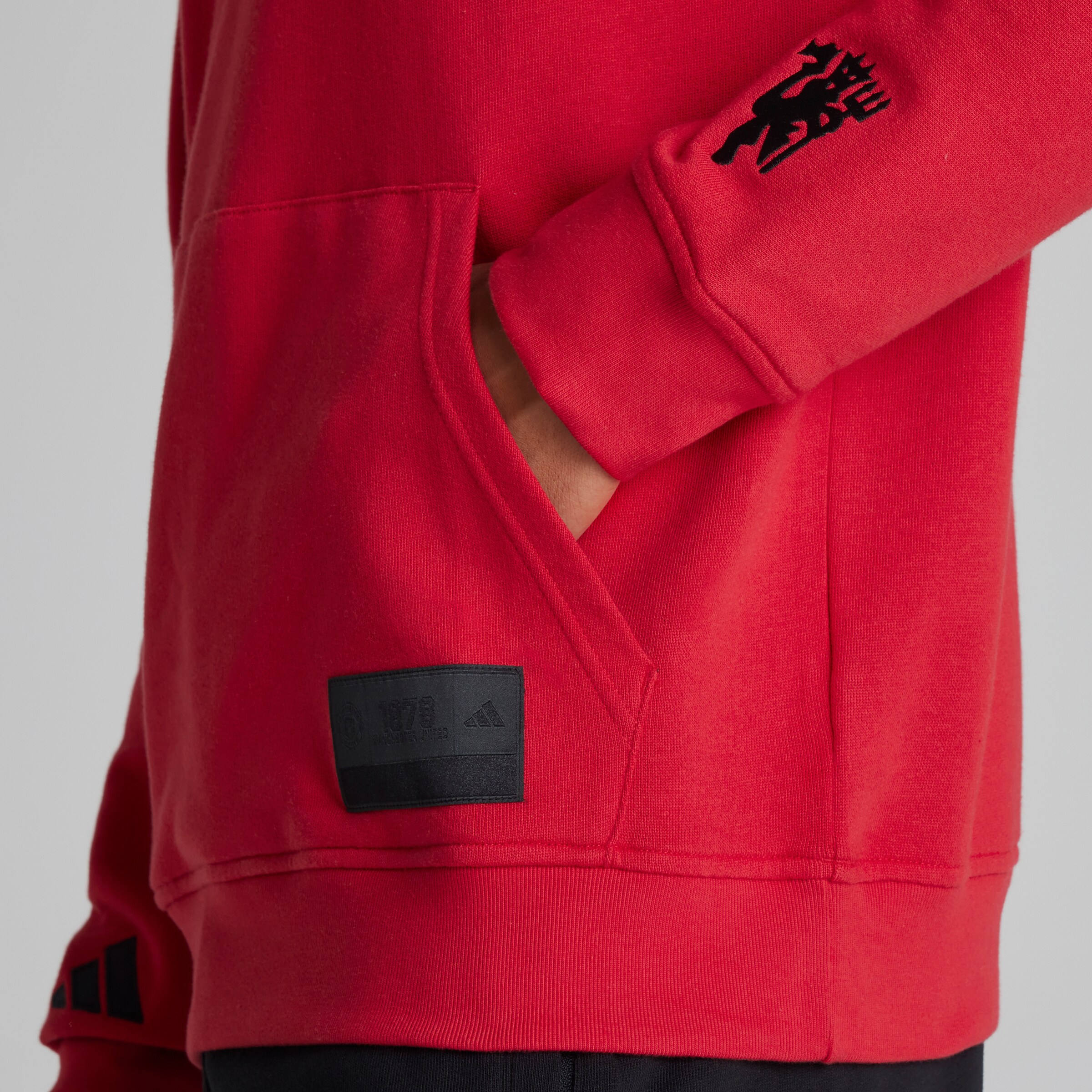 Manchester United x adidas US Pack Hoodie Red 빨간색 세부 사항 [5-6]