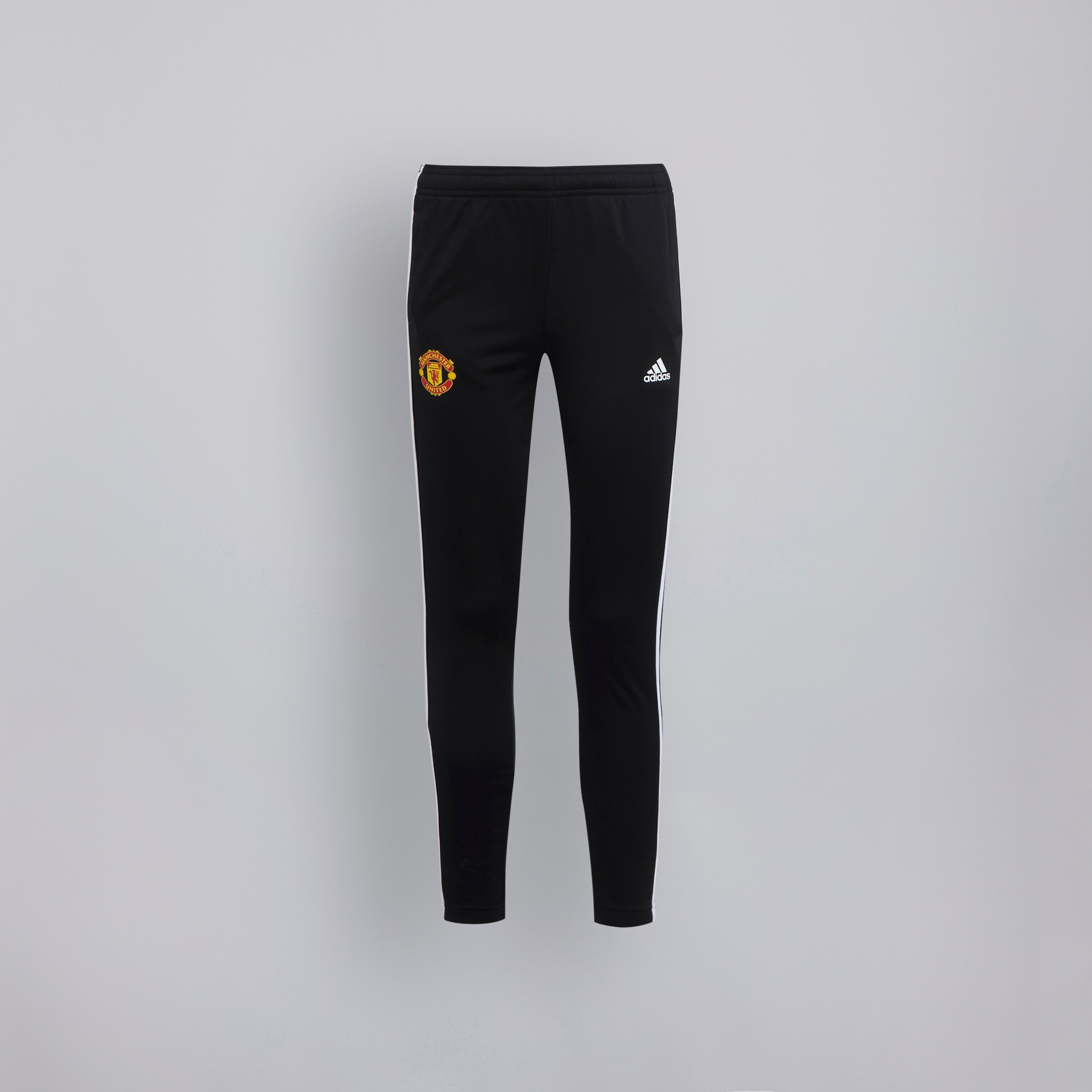 Manchester United x adidas junior Essentials 3-Stripes Tiberio Tracksuit Black Black Detail [2-4]