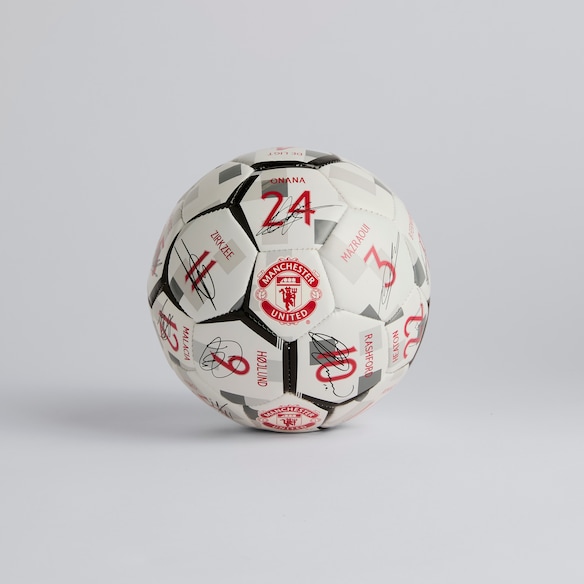 Manchester United 24/25 Team Signature Football Size 1 White White