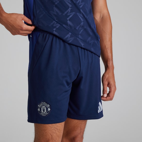 Manchester United 24/25 Away Shorts Blau