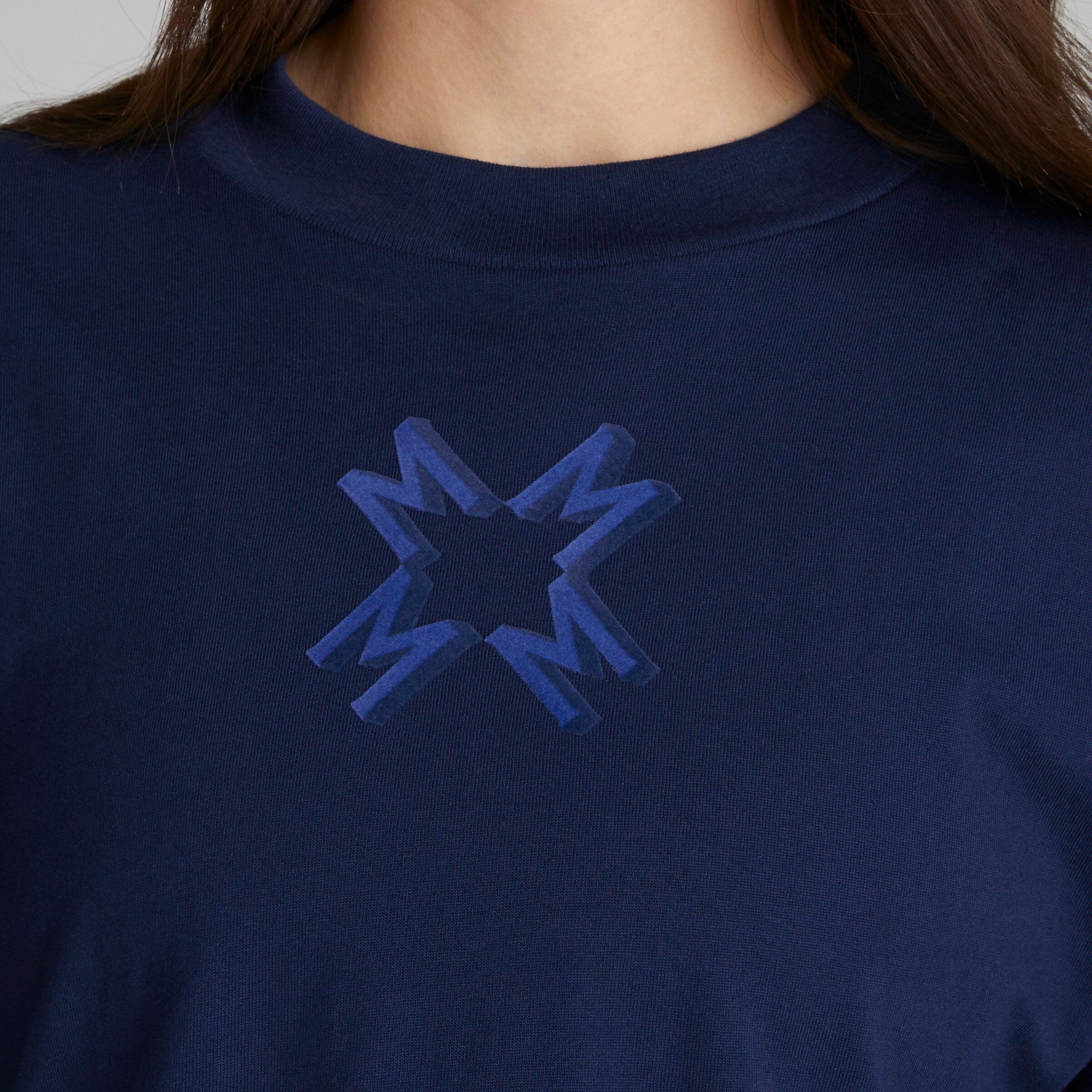 Manchester United x adidas Womens SZN Future Icon T-Shirt Blue Detail [4-5]