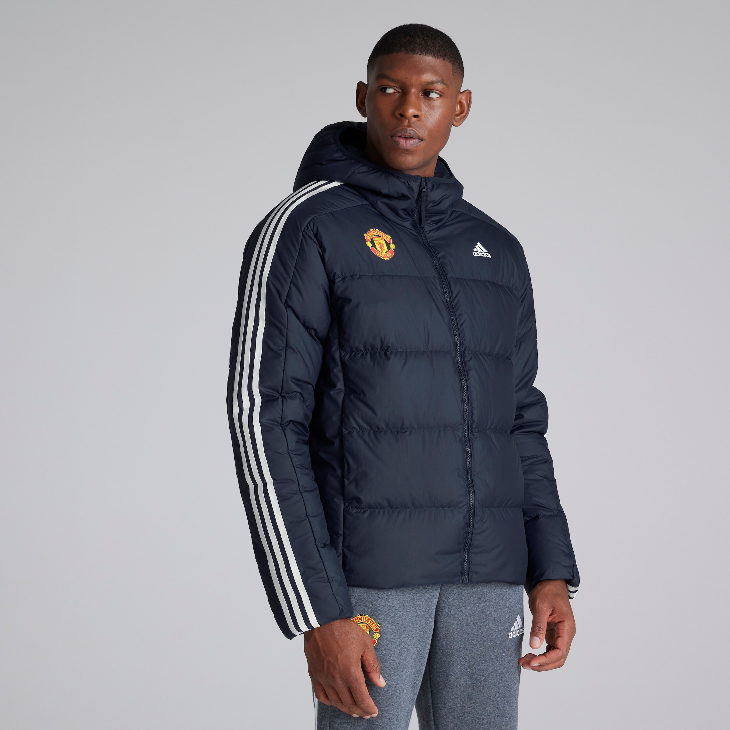 Manchester United x adidas Essentials Midweight Down Hooded Jacket Navy