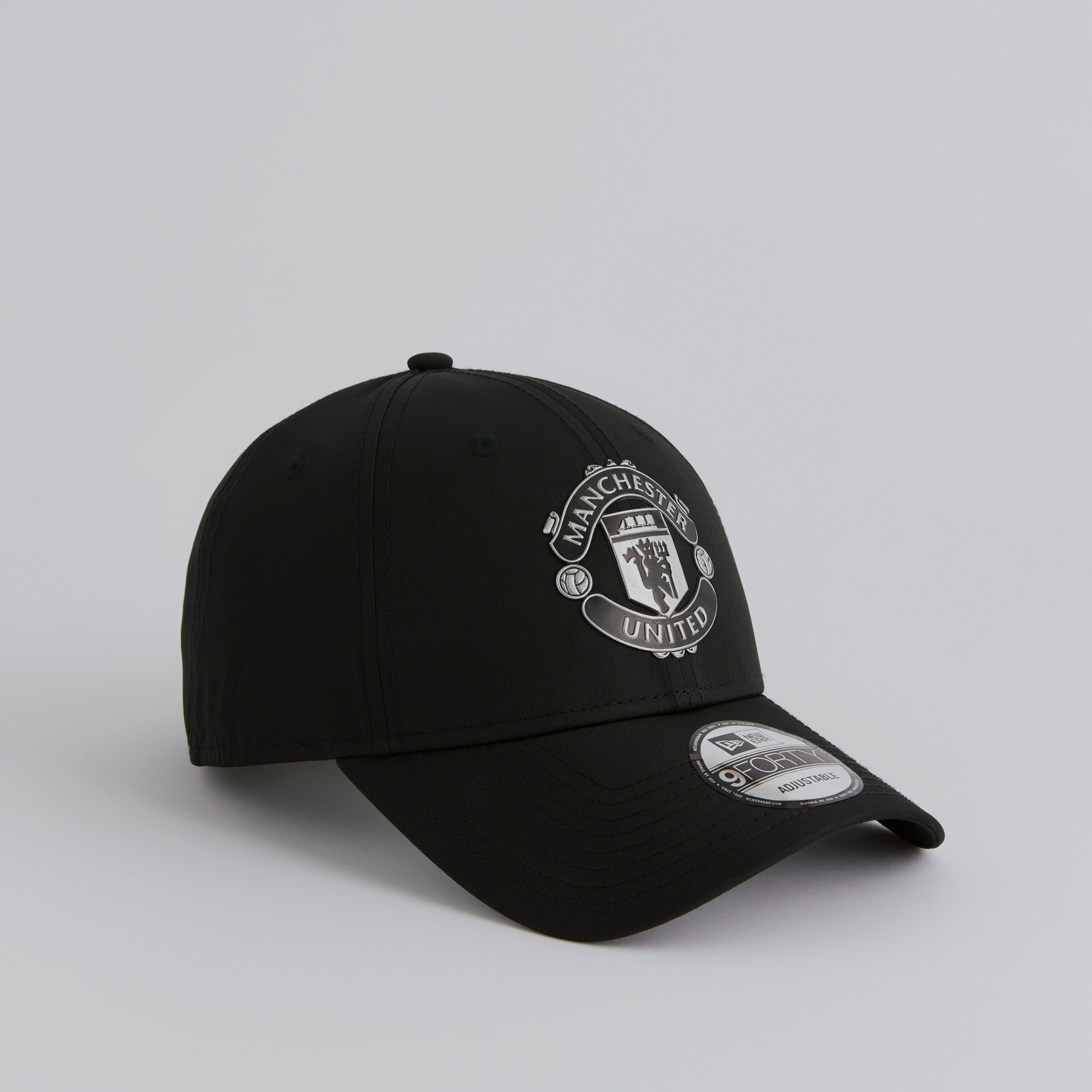 Manchester United x New Era Reflective Crest 9Forty Cap Black Black Detail [2-5]