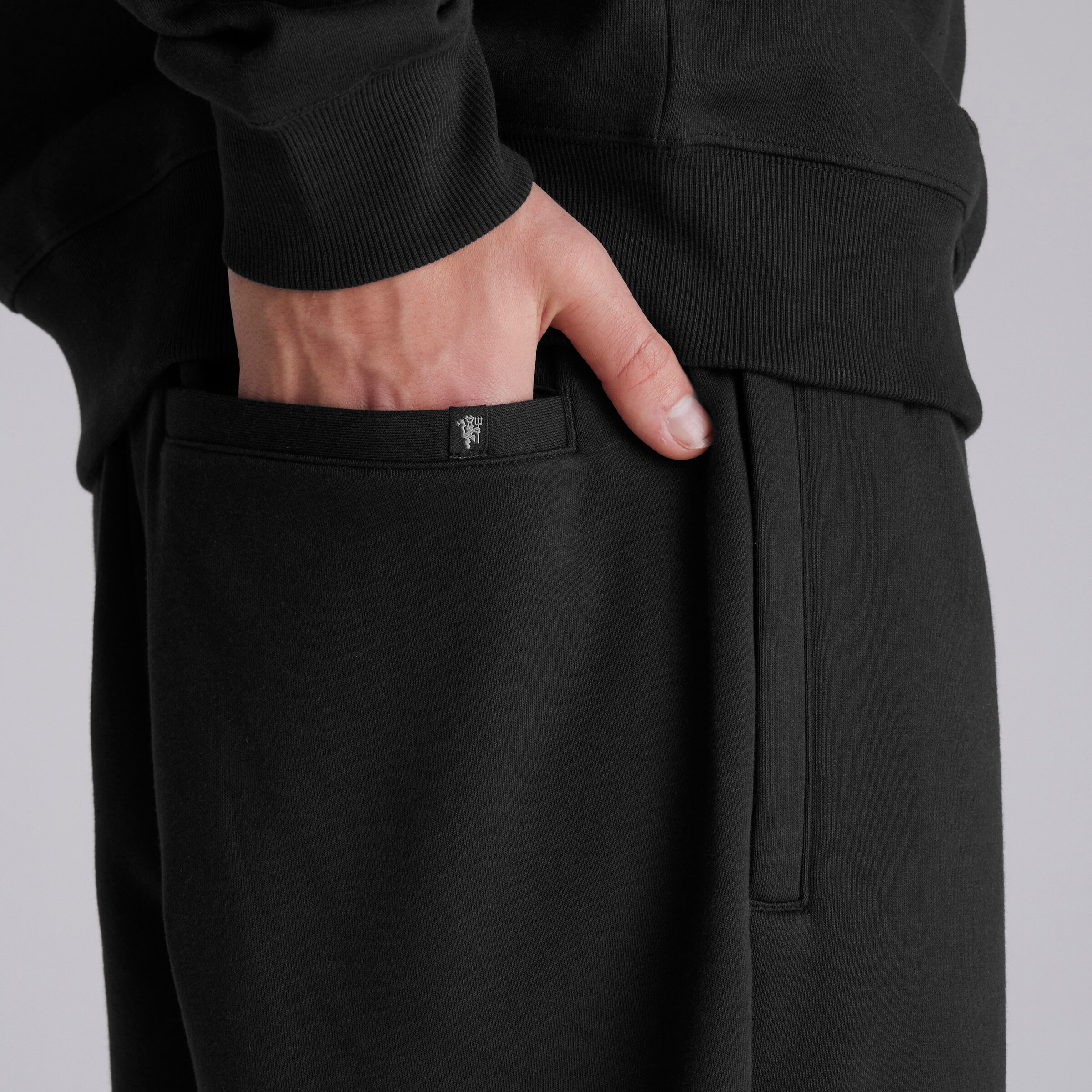 Manchester United Mens Print Joggers Black Black Detail [6-6]