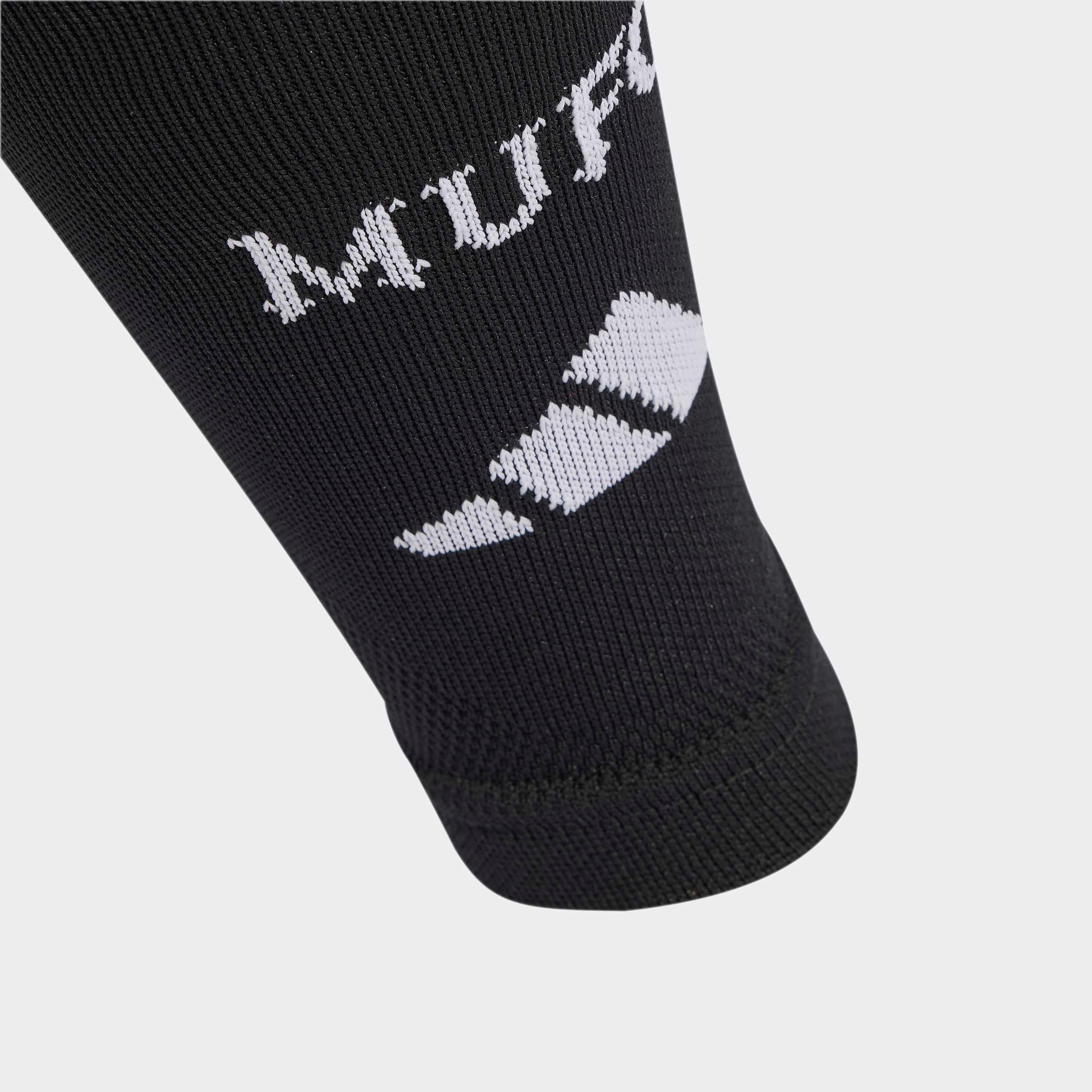 Manchester United 26/27 Home Short Socks Black 黑色 细节 [2-3]