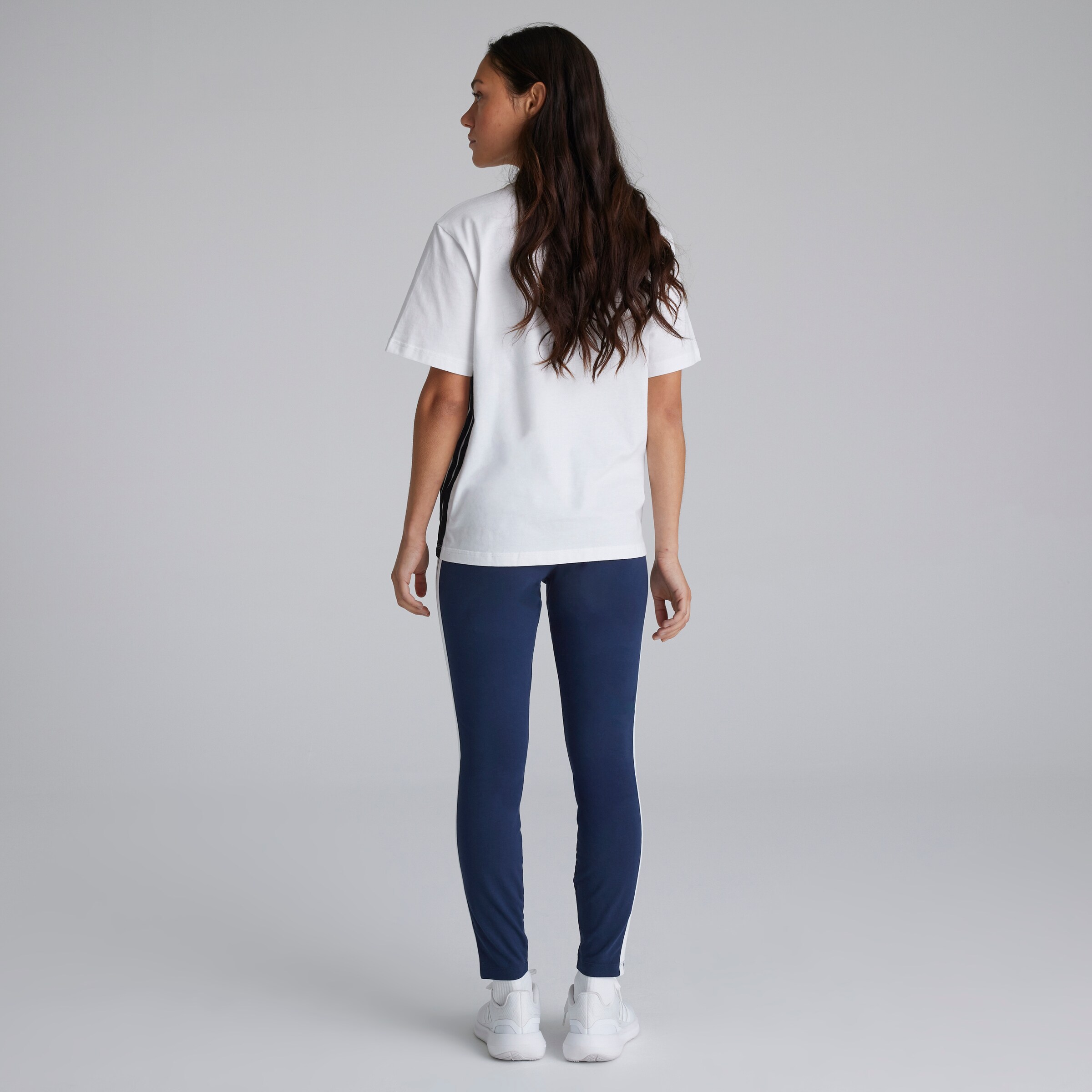 Manchester United x adidas Womens Essentials 3-Stripes Cotton Leggings Blue Blue Detail [2-5]