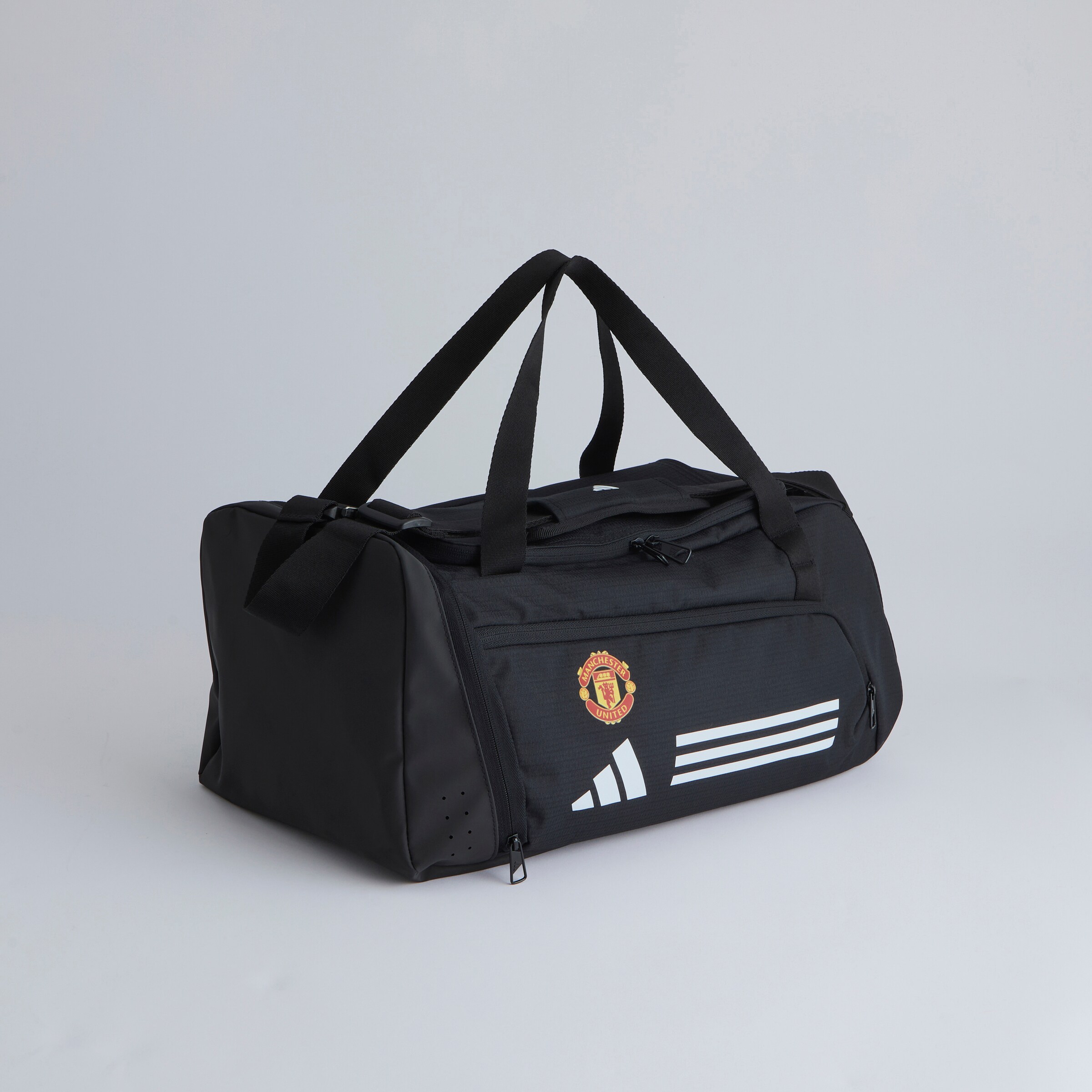 Manchester United x adidas Essentials 3-Stripes Duffel Bag Small Black Noir Détail [2-4]