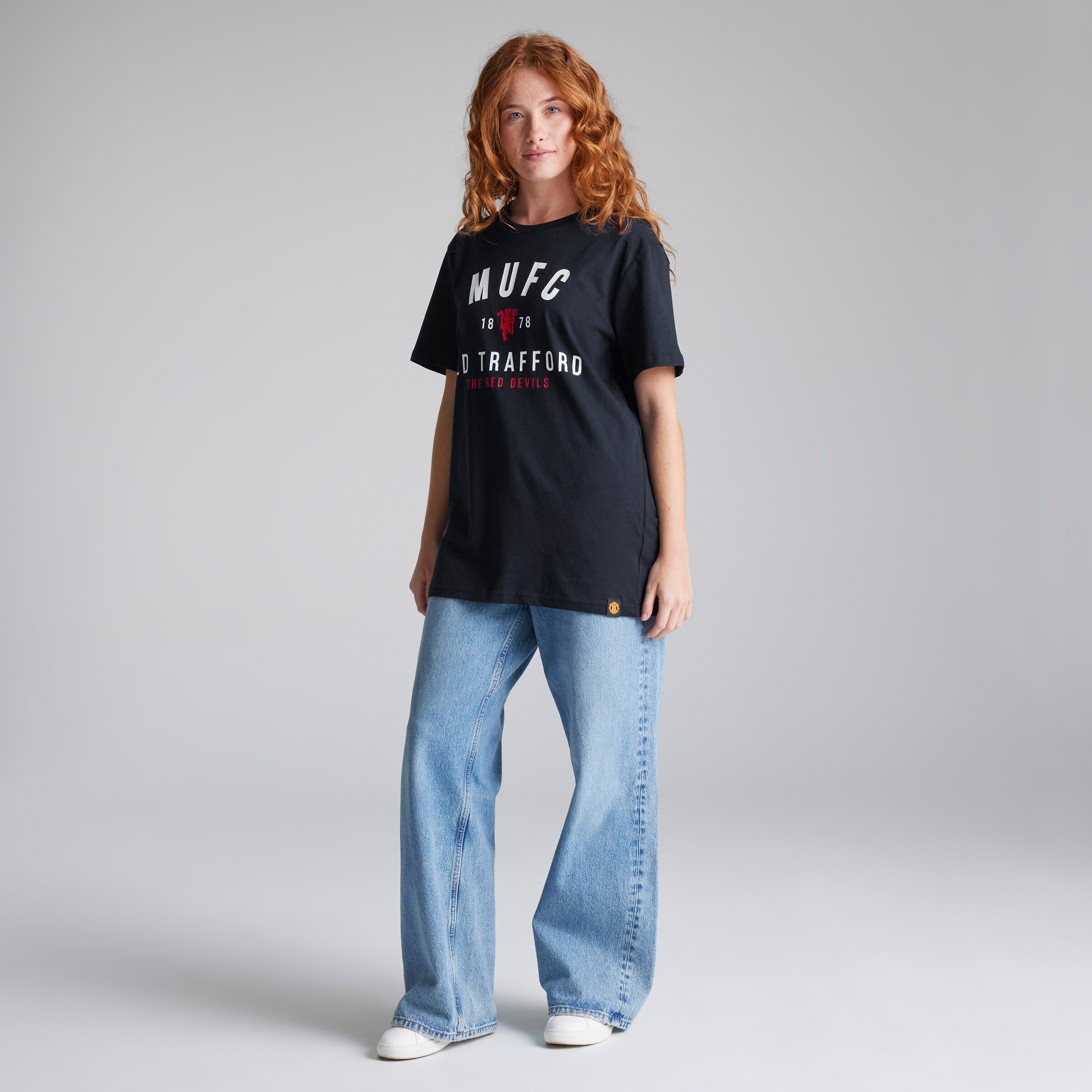 Manchester United MUFC Old Trafford T-Shirt Navy Bleu marine Détail [6-8]