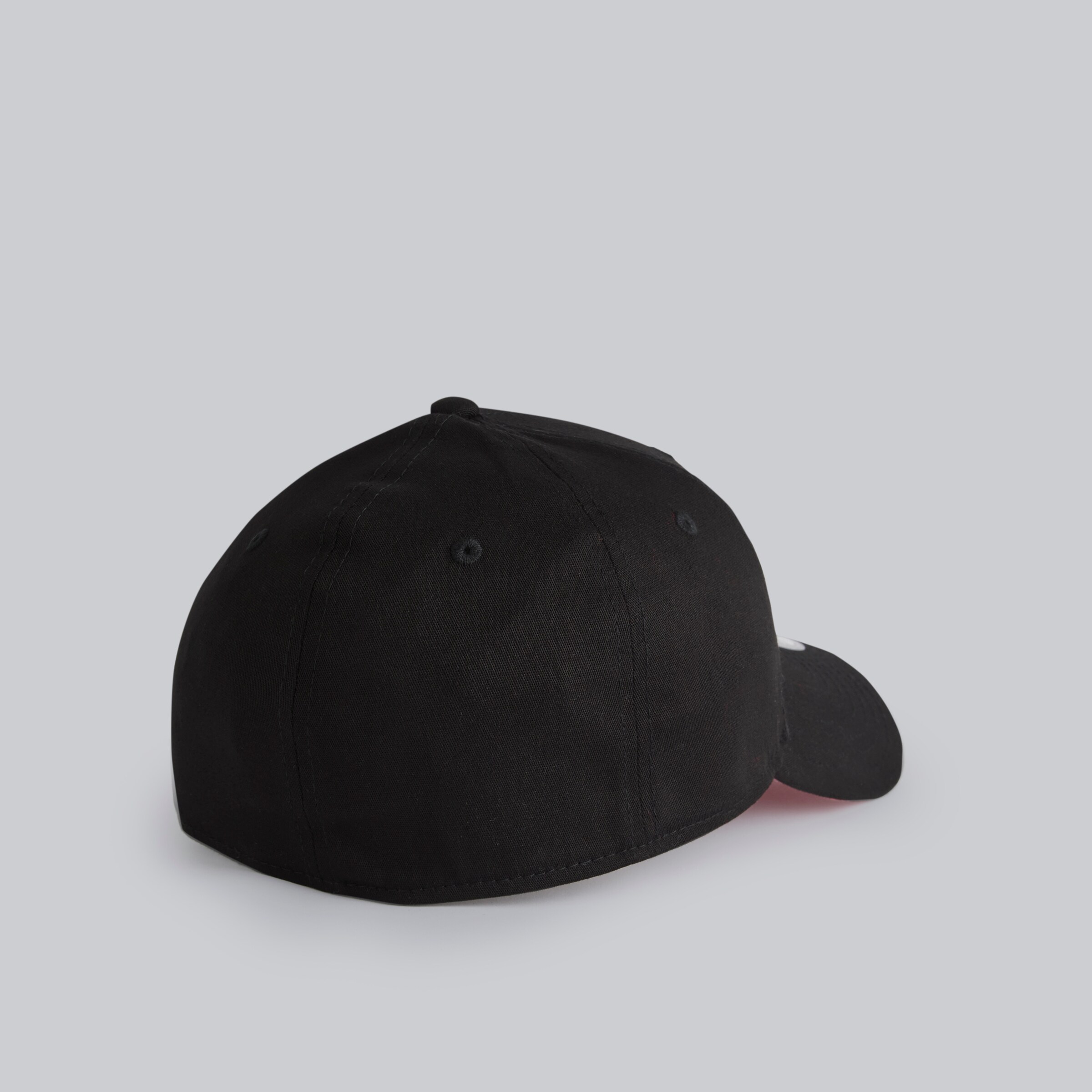 Manchester United x New Era 1878 Devil 39Thirty Cap Black Black Detail [4-5]