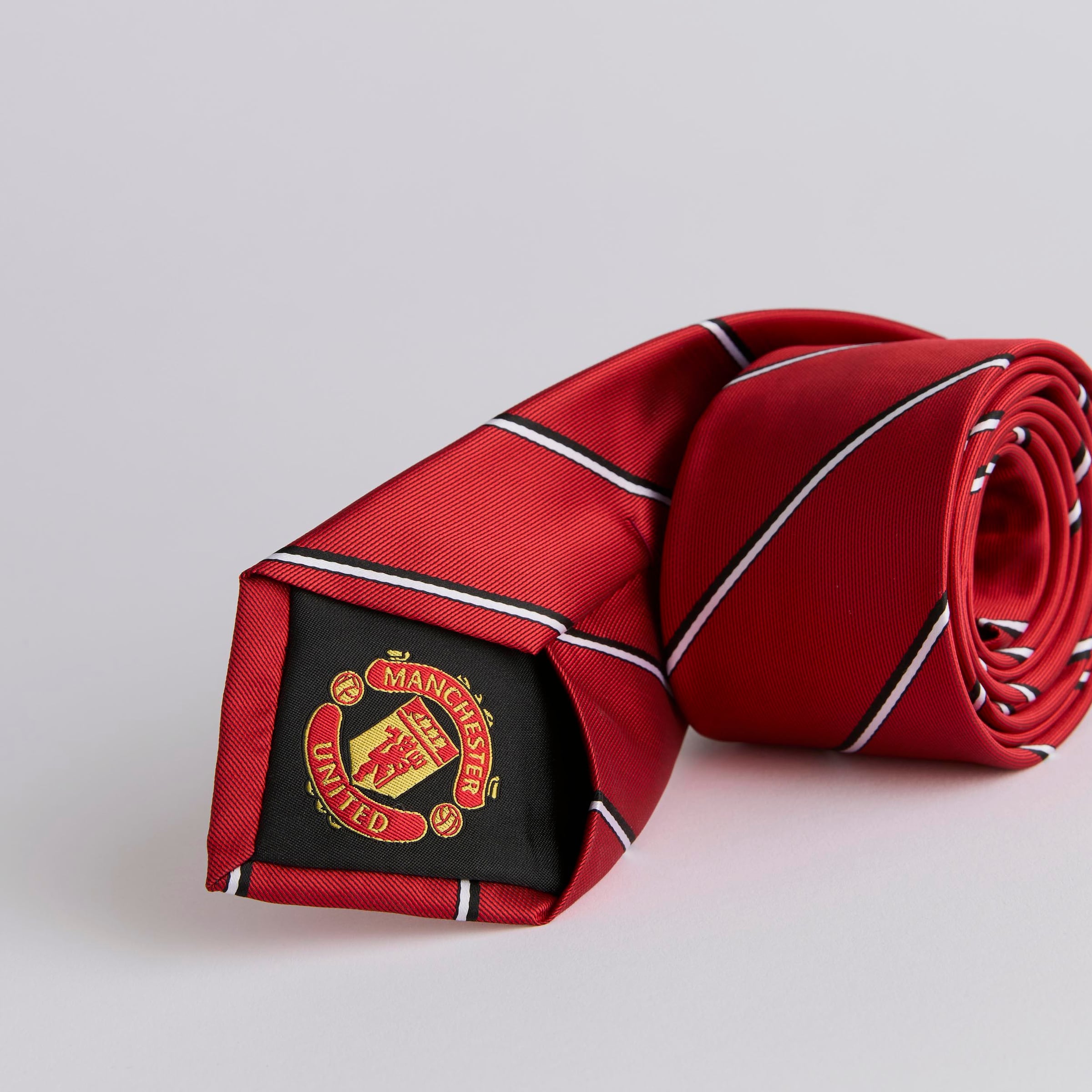 Manchester United Stripe Crest Tie Red Detail [3-4]