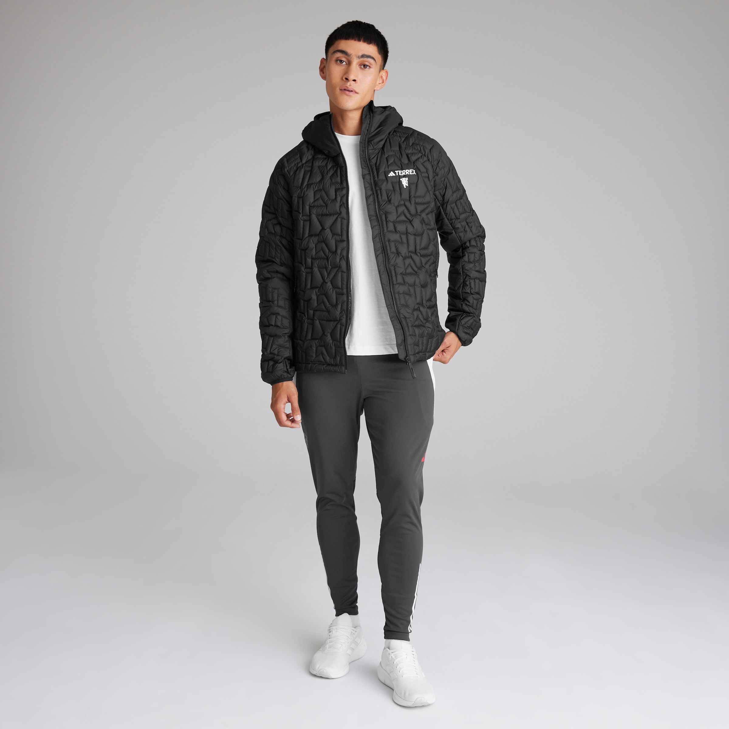 Manchester United x adidas Mens Terrex Xperior PrimaLoft Jacket Black Black Detail [3-6]