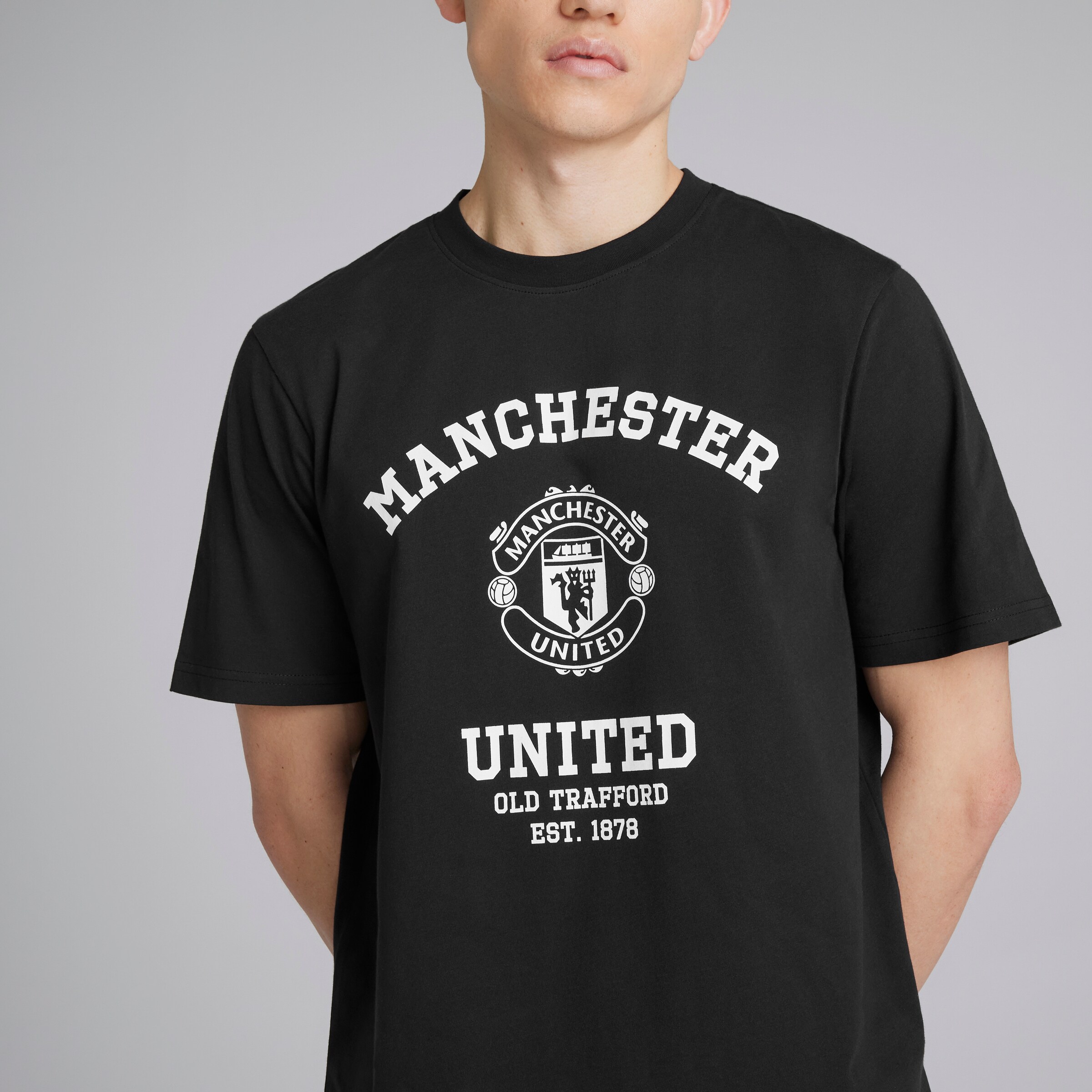 Manchester United Varsity T-Shirt Black Black Detail [4-5]