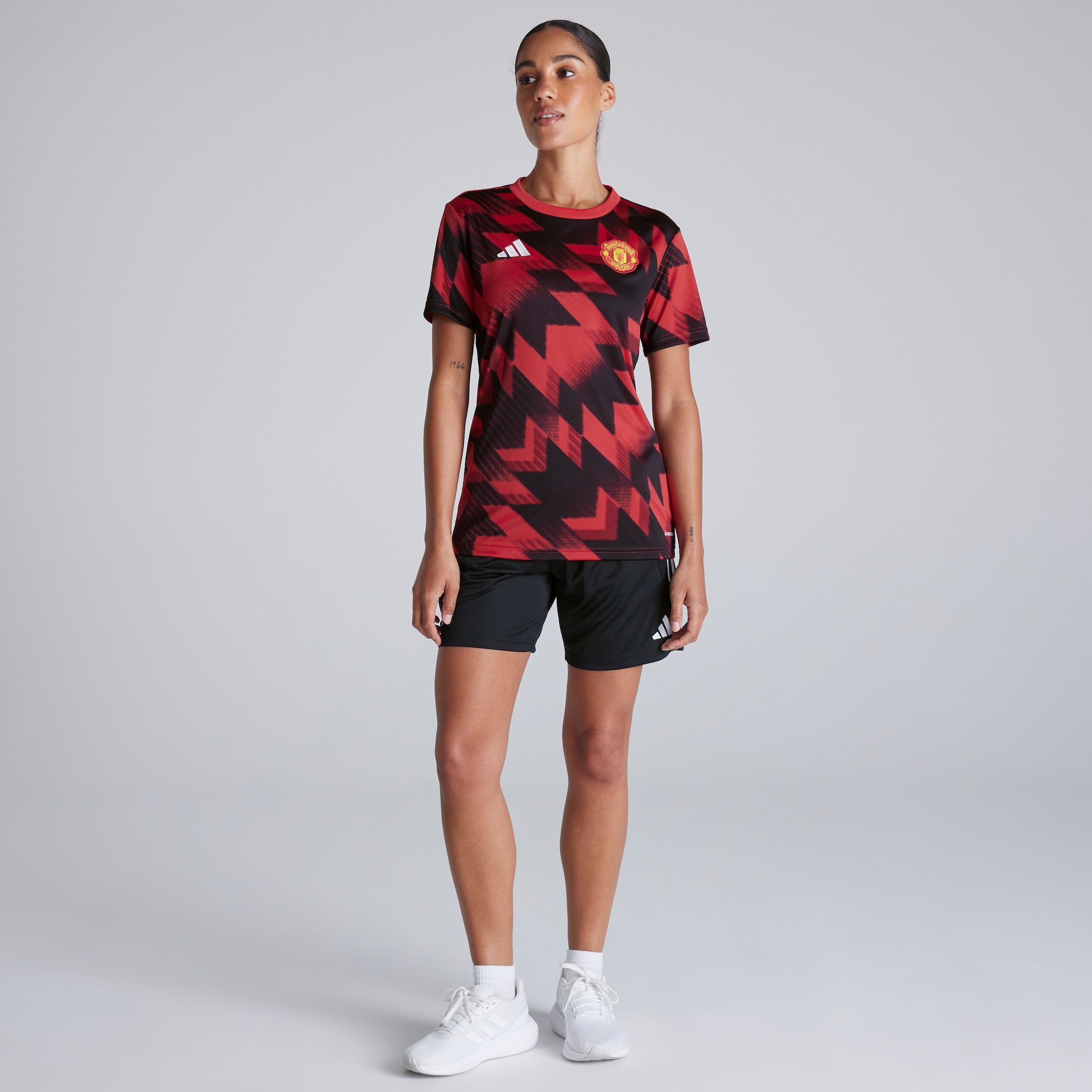 Manchester United 25/26 Pre-Match Jersey Red Detail [3-5]