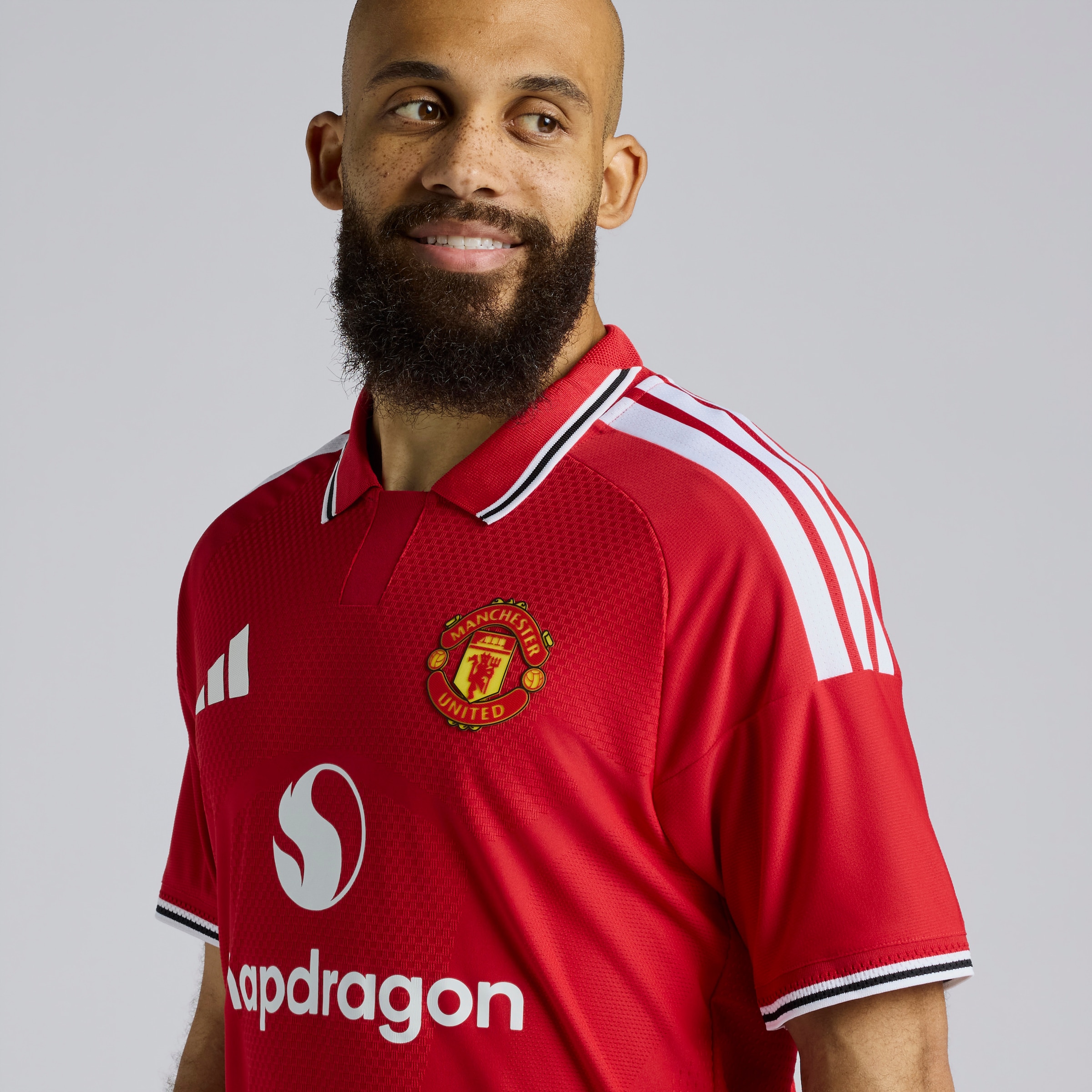 Manchester United 26/27 Home Authentic Jersey Rouge Détail [4-6]