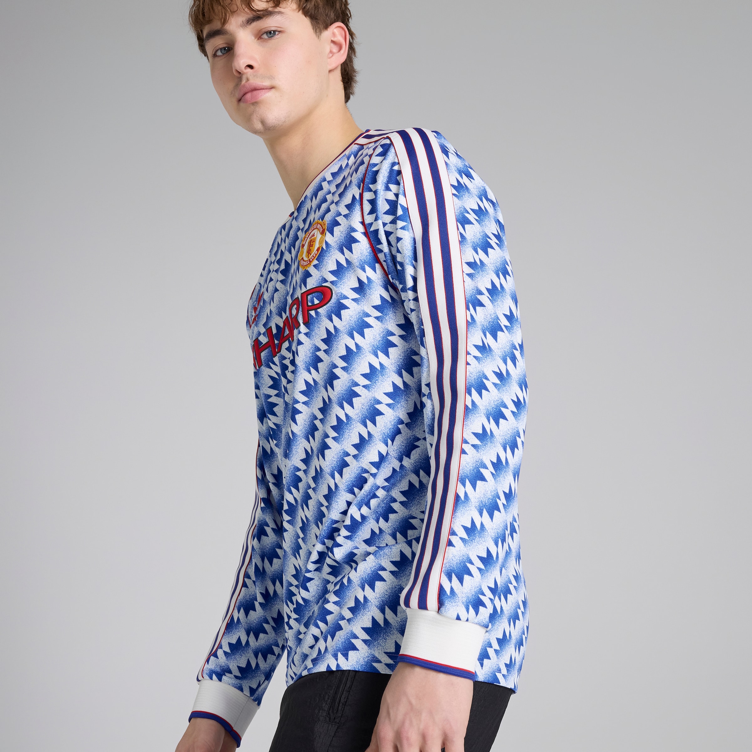 Manchester United x adidas Bringback 90/92 Away Long Sleeve Jersey Blue Détail [5-8]