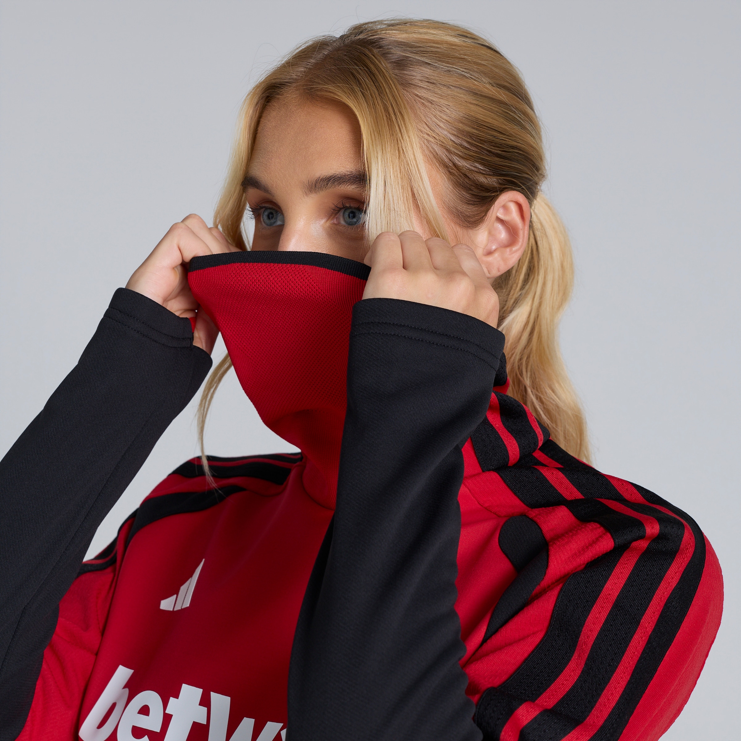Manchester United Womens 26/27 Training Tiro Authentic Warm Top Red (Sponsored) Red Detail [5-5]