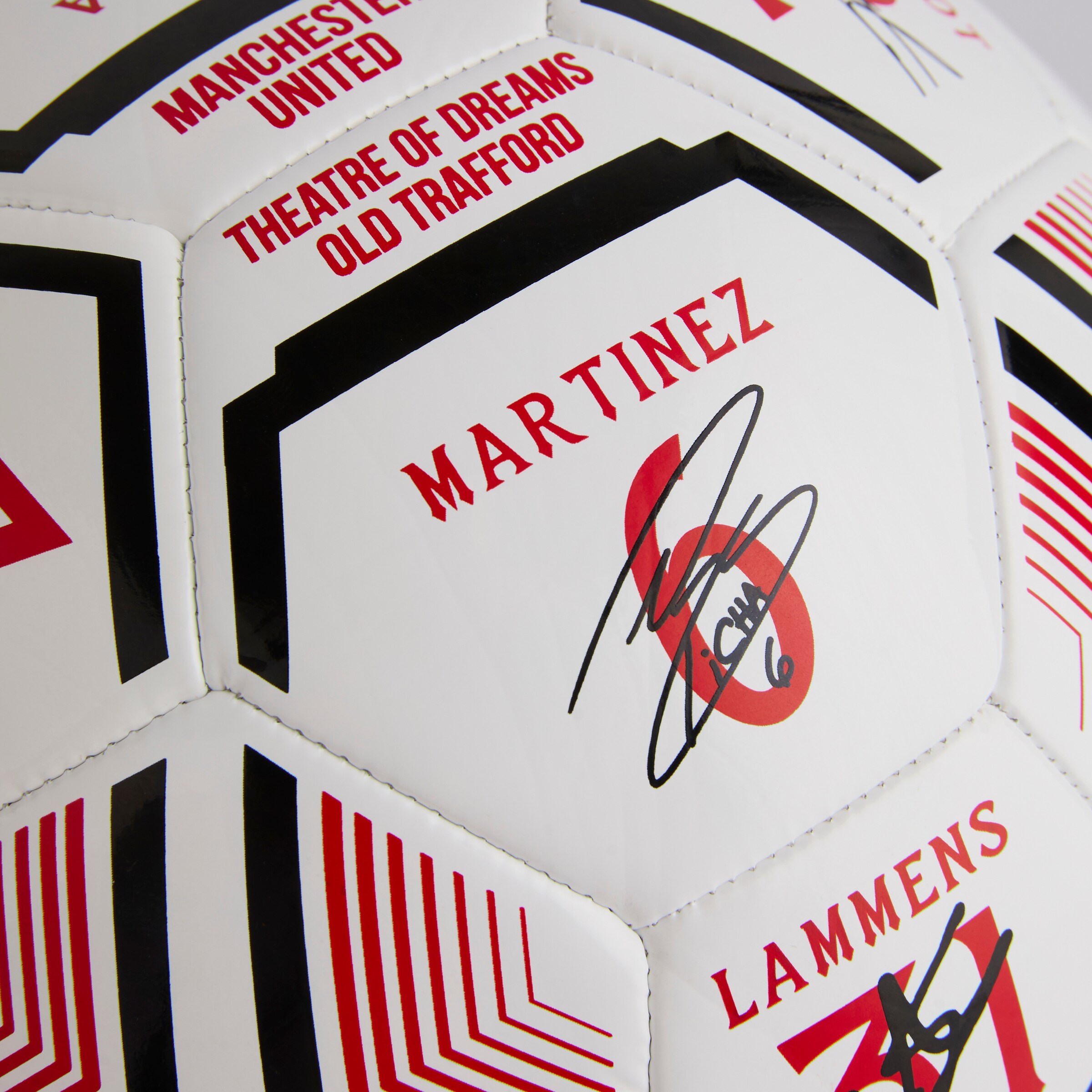 Manchester United 25/26 Team Signature Football Size 5 White White Detail [4-4]