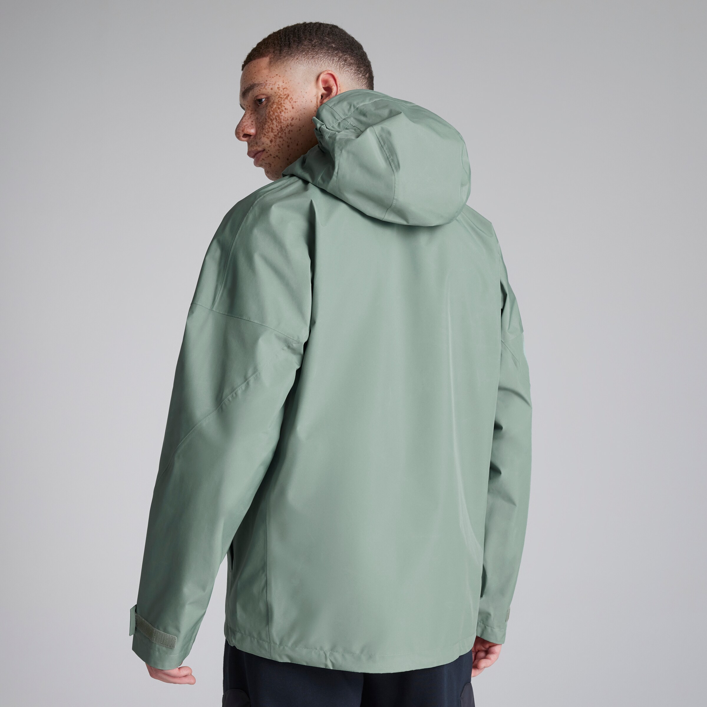 Manchester United x adidas Terrex Xperior 2L GORE-TEX Performance Jacket Green Green Detail [2-5]