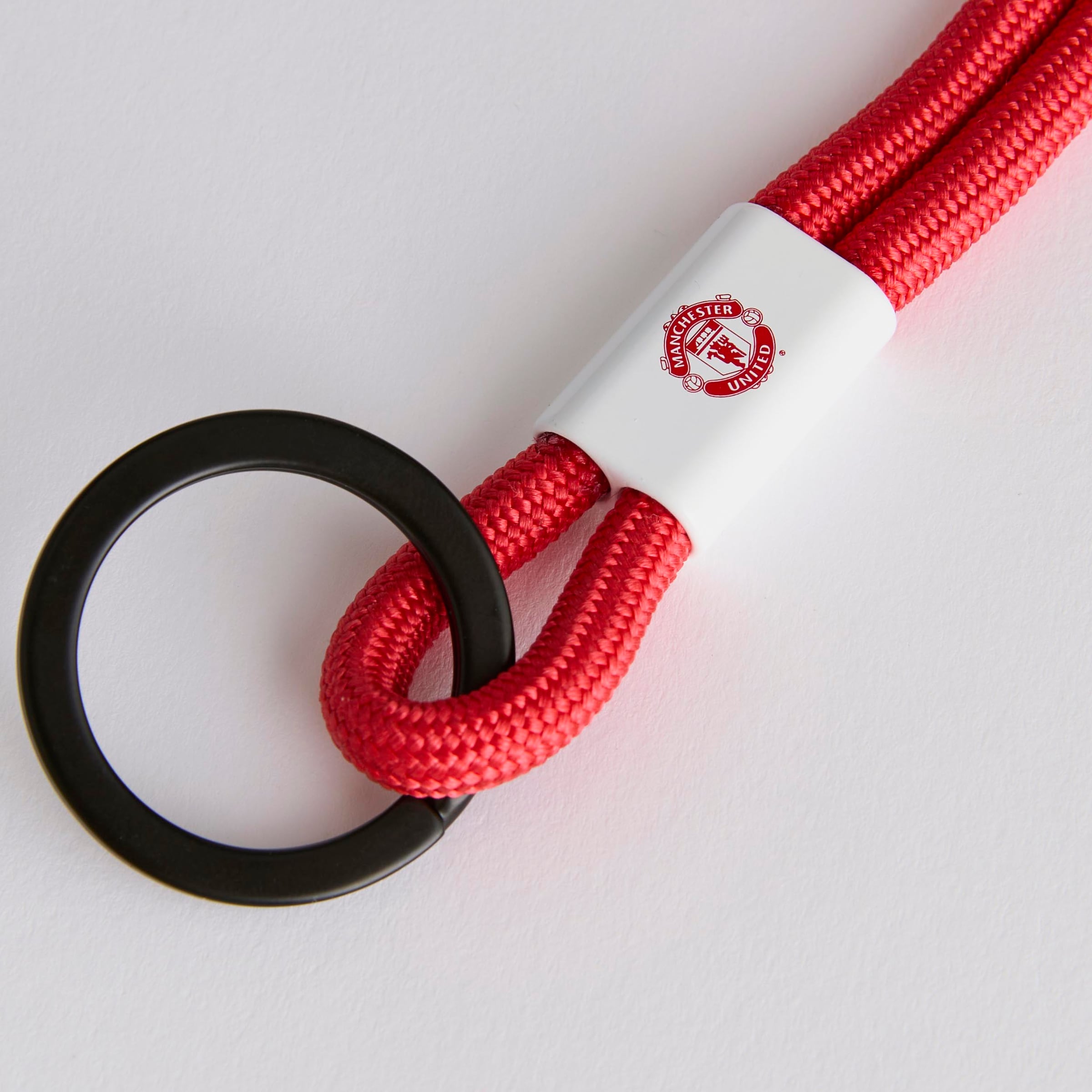 Manchester United x Pantone Long Key Chain Red Red Detail [2-4]