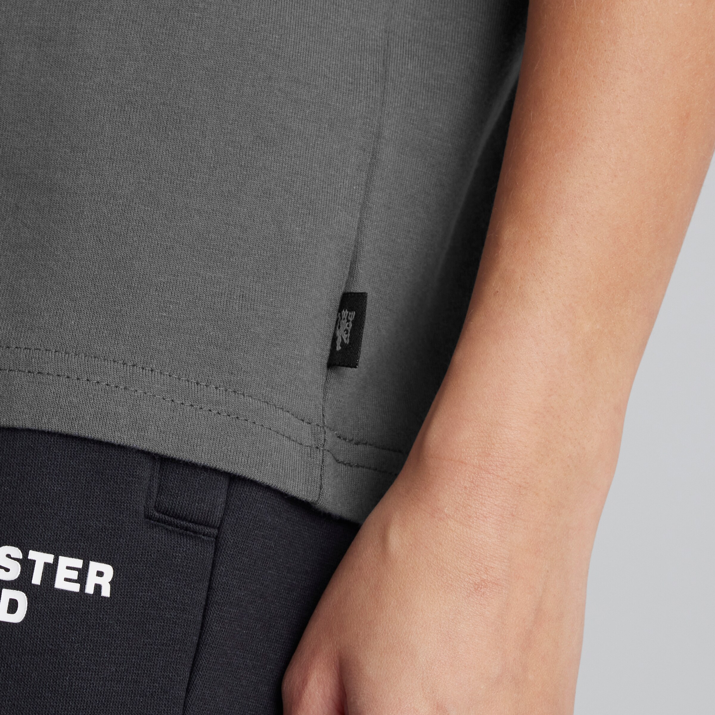 Manchester United Womens Back Print T-Shirt Slate Gris Détail [5-7]