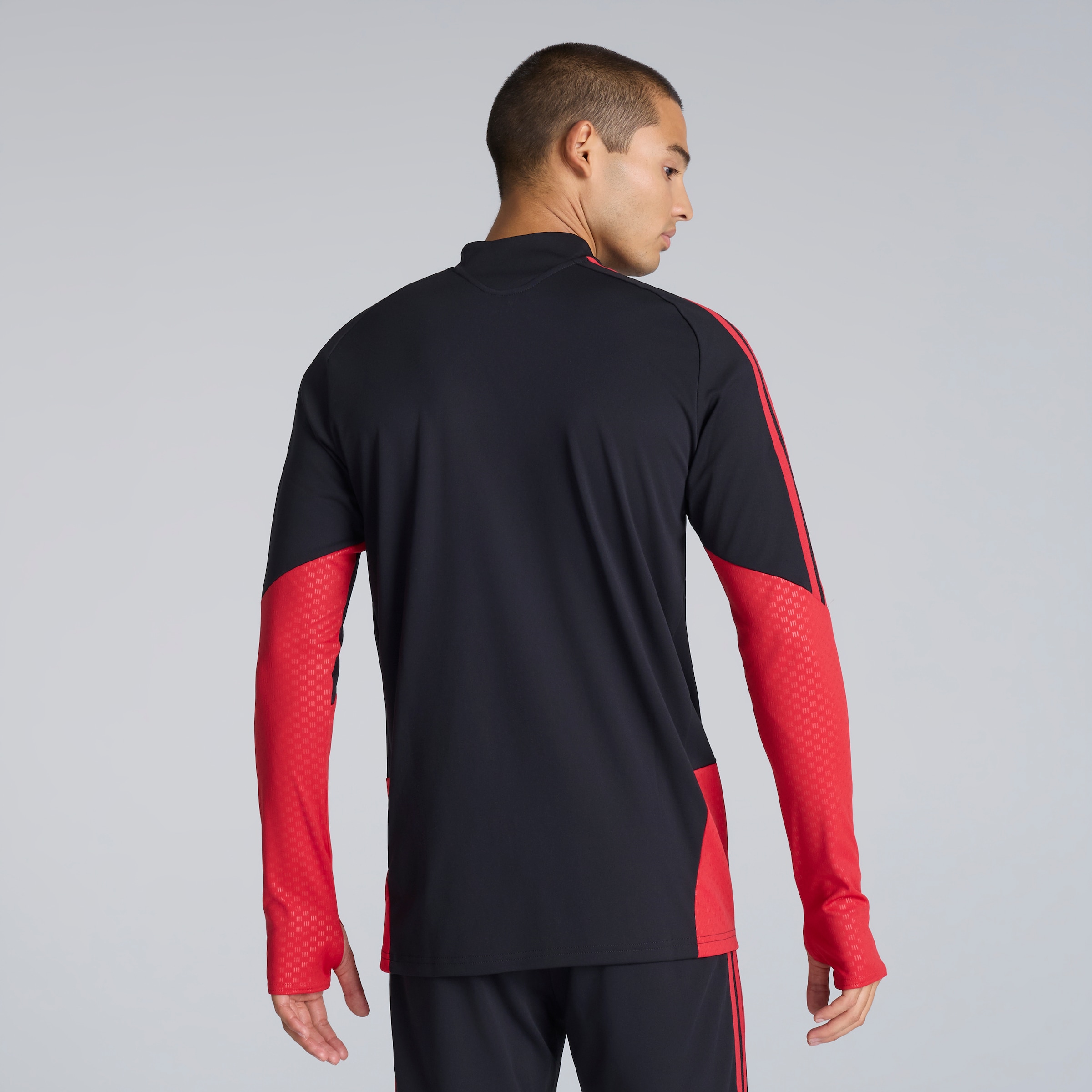 Manchester United 26/27 Training Tiro Top Black (Sponsored) 검정색 세부 사항 [2-5]