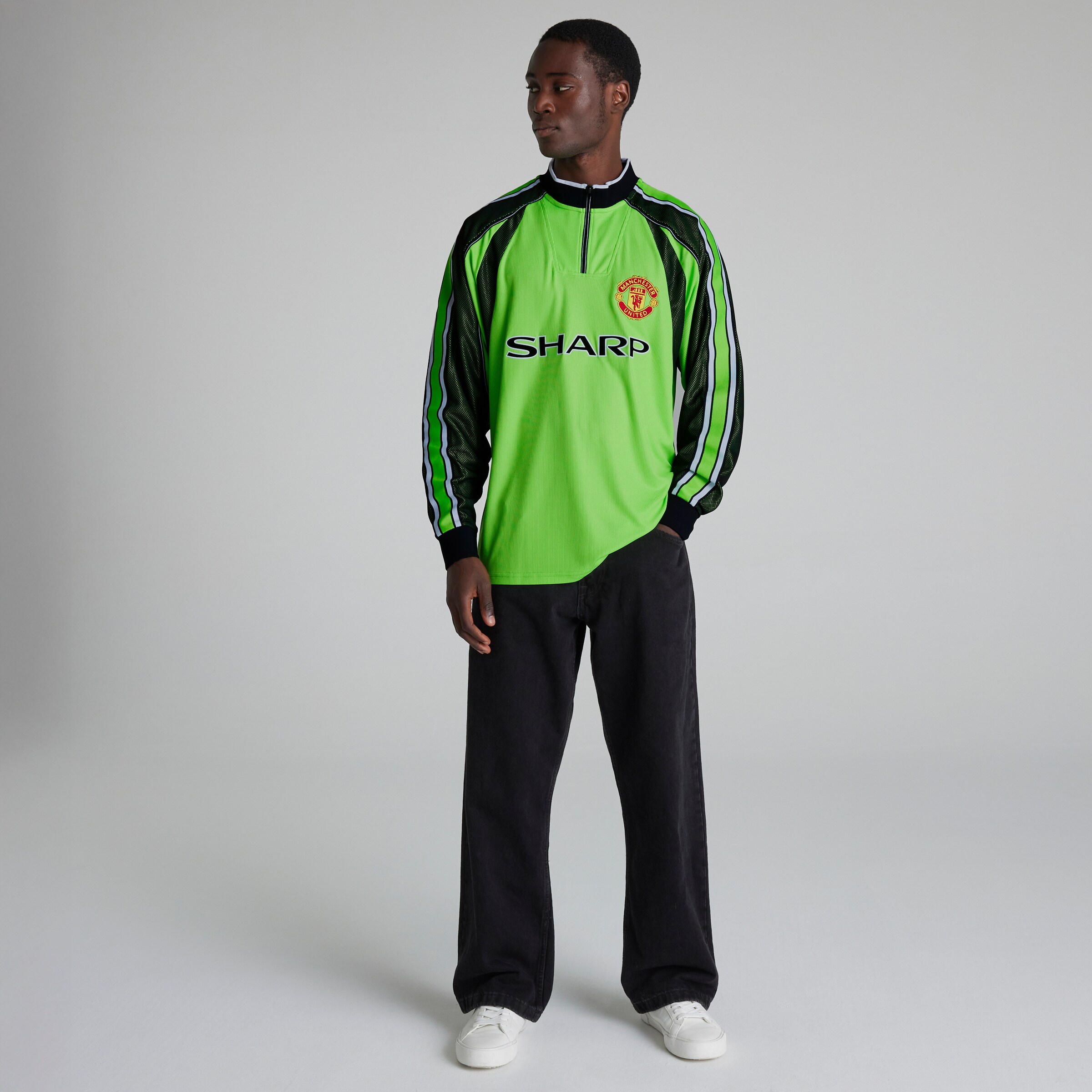 Manchester United 1998-99 Goalkeeper Shirt Green Green Detail [3-5]