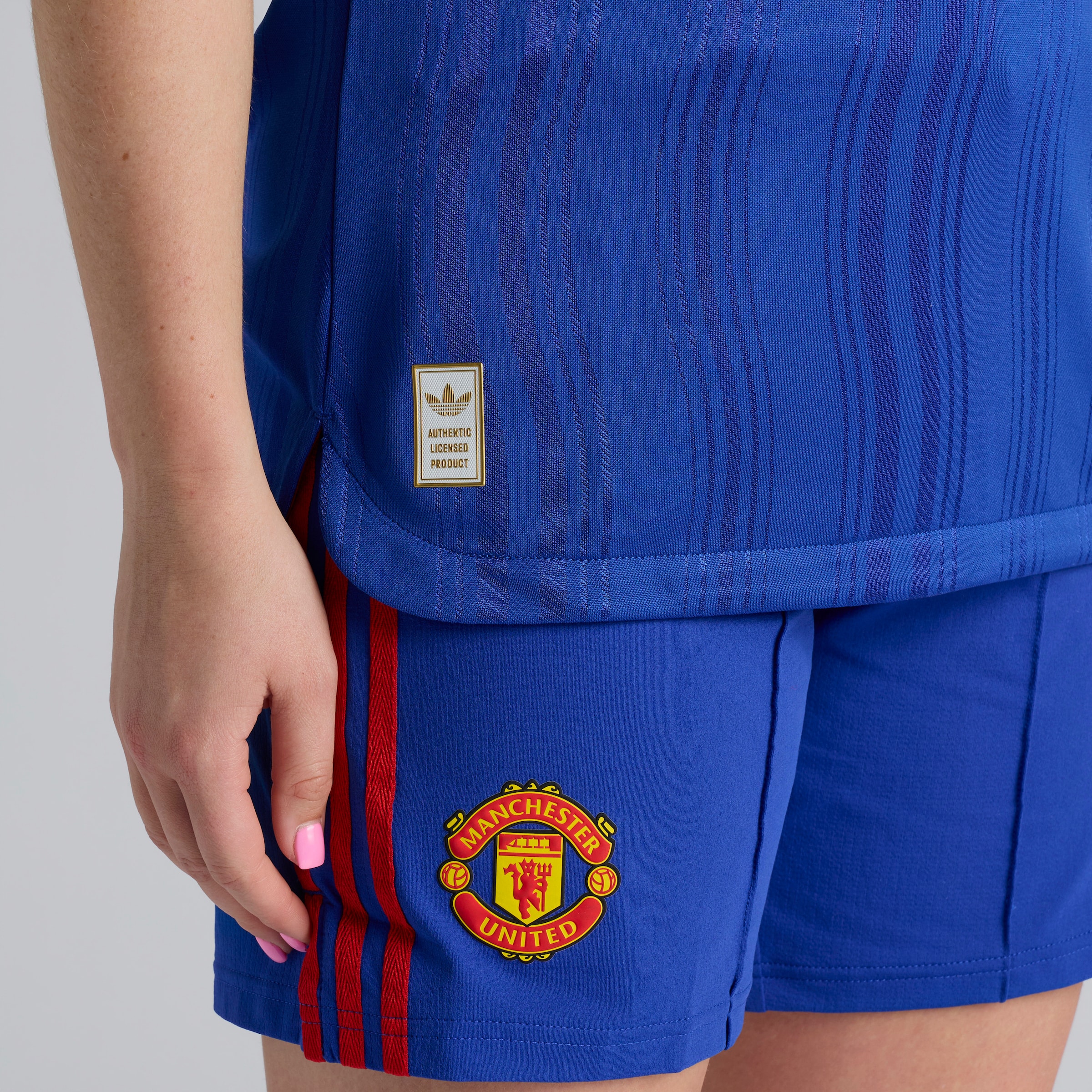 Manchester United Womens 26/27 Away Authentic Jersey 蓝色 细节 [4-4]