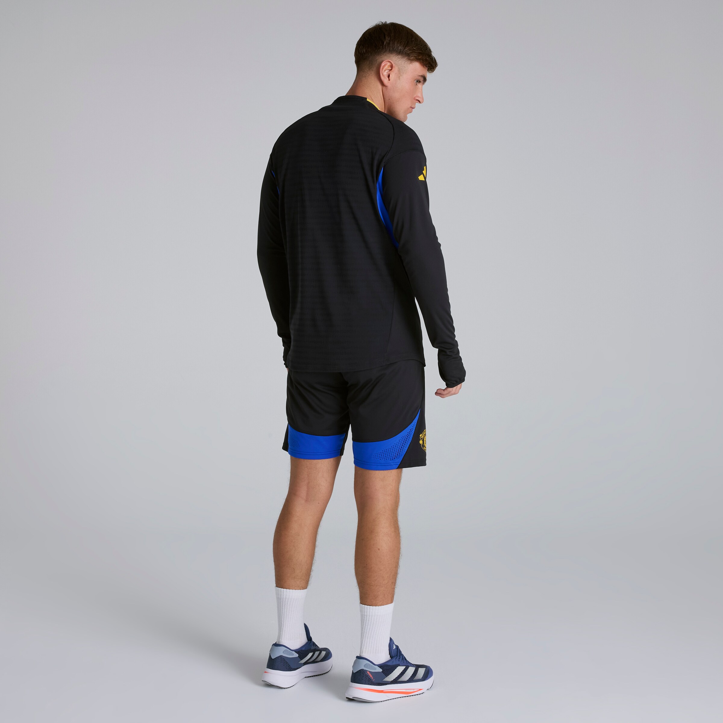 Manchester United Tiro 25 Pro Training Shorts Negro Detalle [2-5]