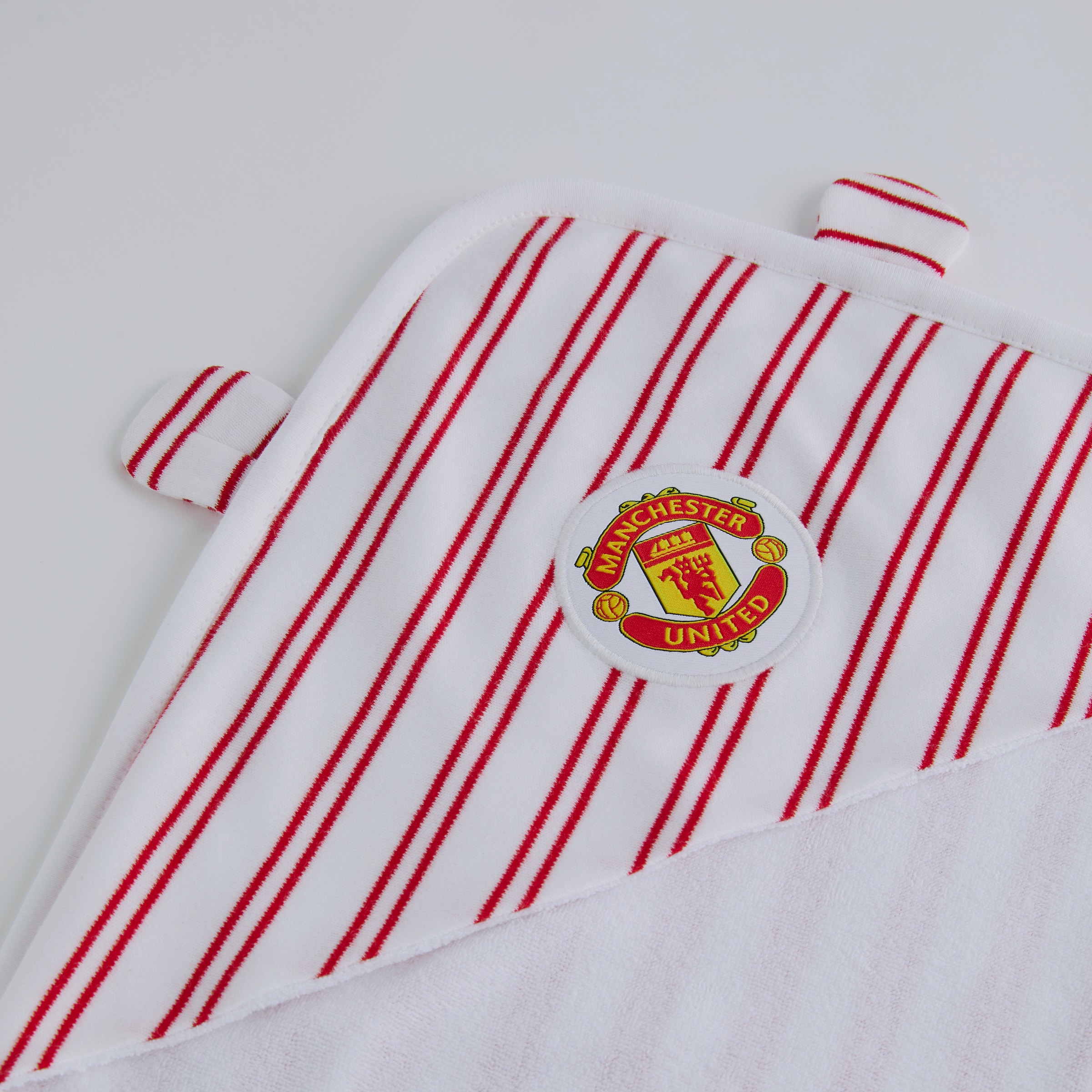 Manchester United Baby Stripe Hooded Towel with Devil Horns White Blanc Détail [3-4]