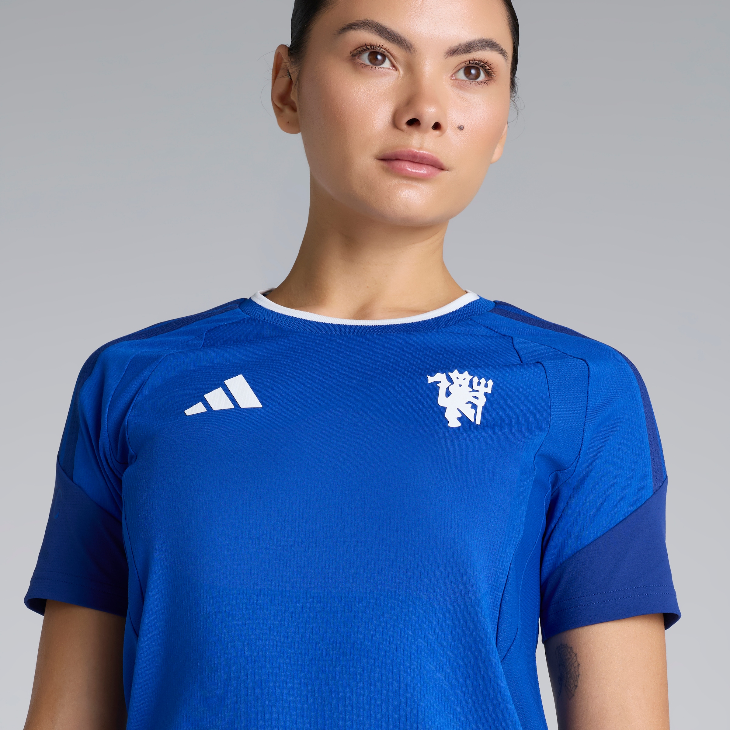 Manchester United Womens 26/27 Cup Training Tiro Authentic Jersey Blue Blau Detail [4-5]
