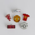 Manchester United Badge Set 6 Pack Red