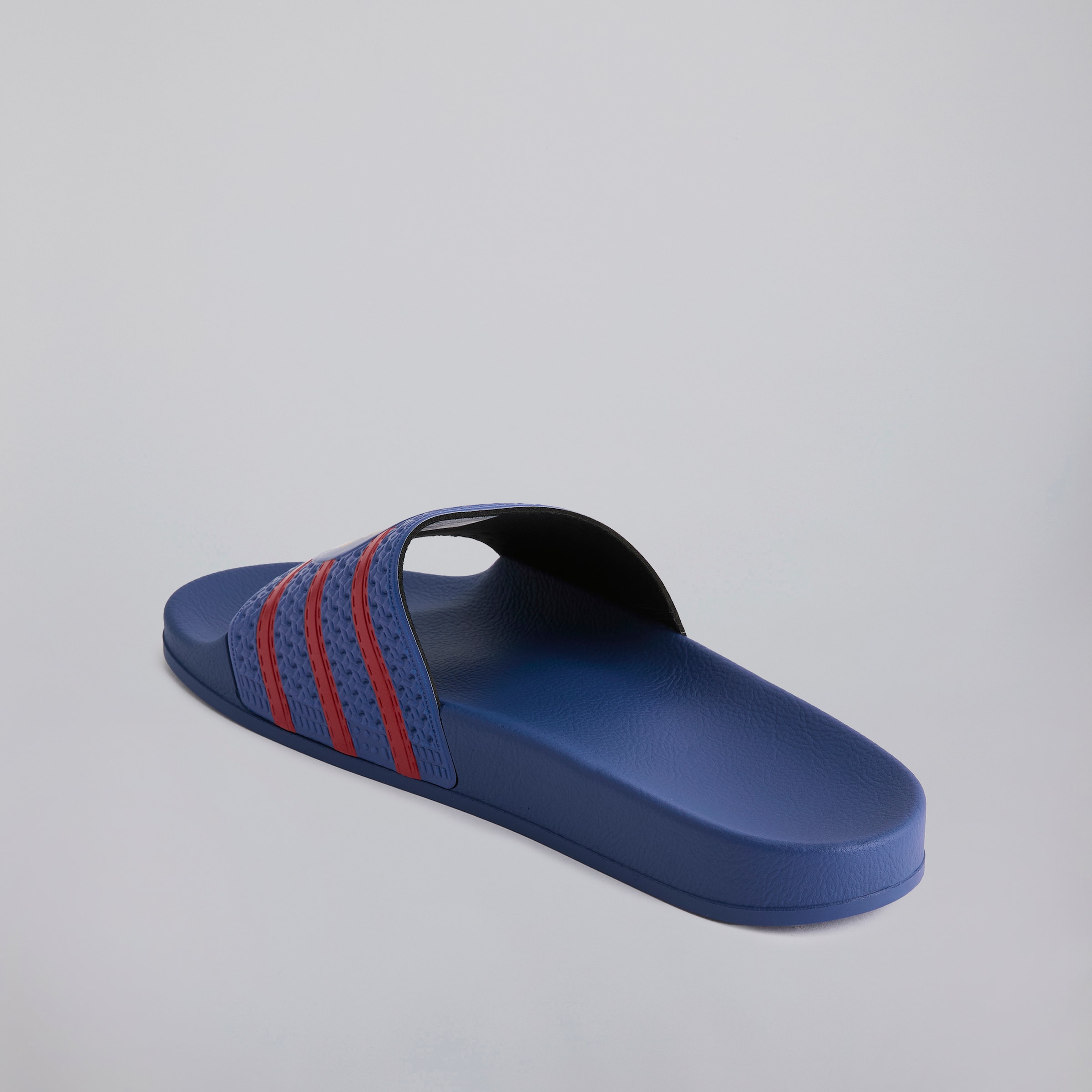 Manchester United x adidas Trefoil Slides Blue Bleu Détail [3-6]
