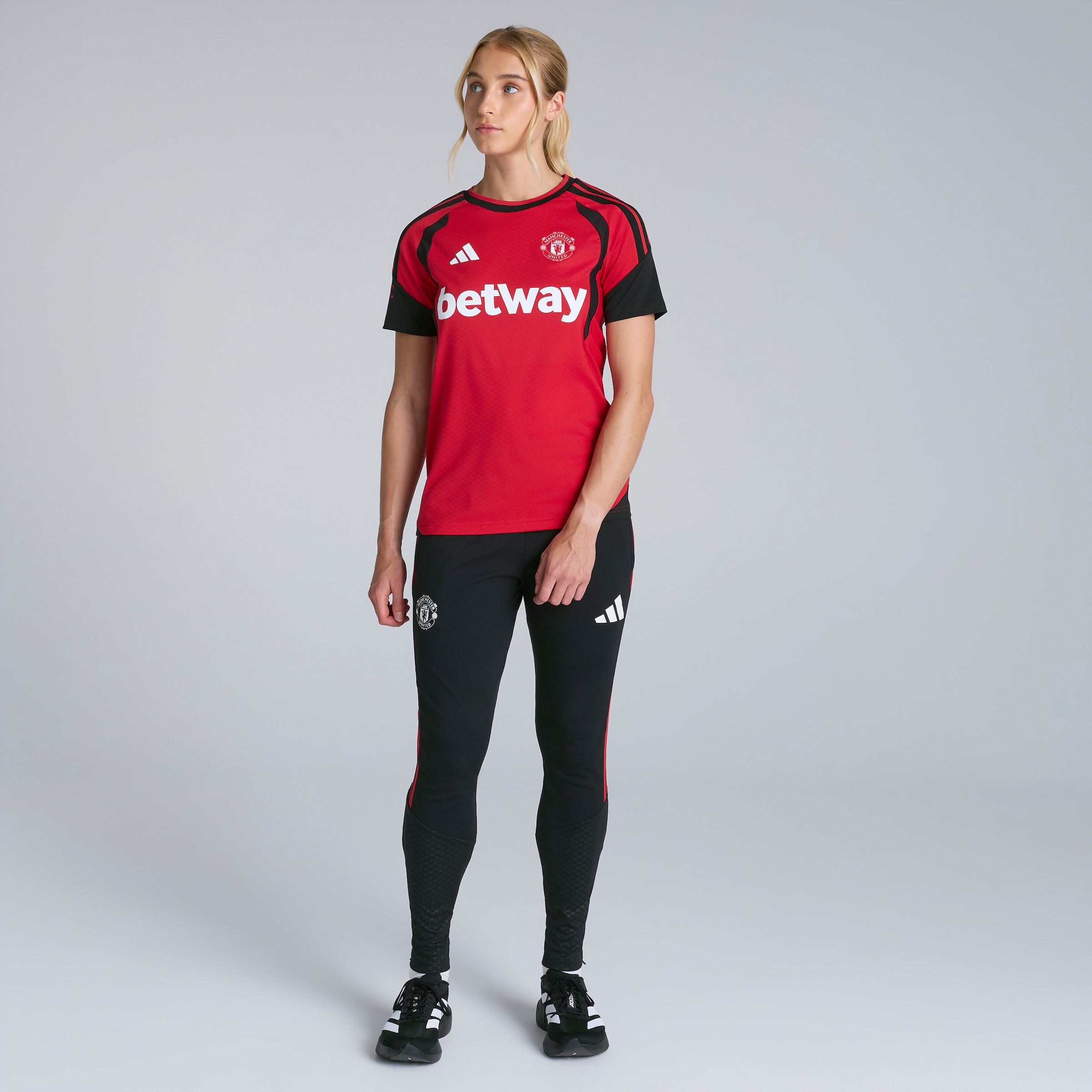 Manchester United Womens 26/27 Training Tiro Authentic Jersey Red (Sponsored) Red Detail [3-5]