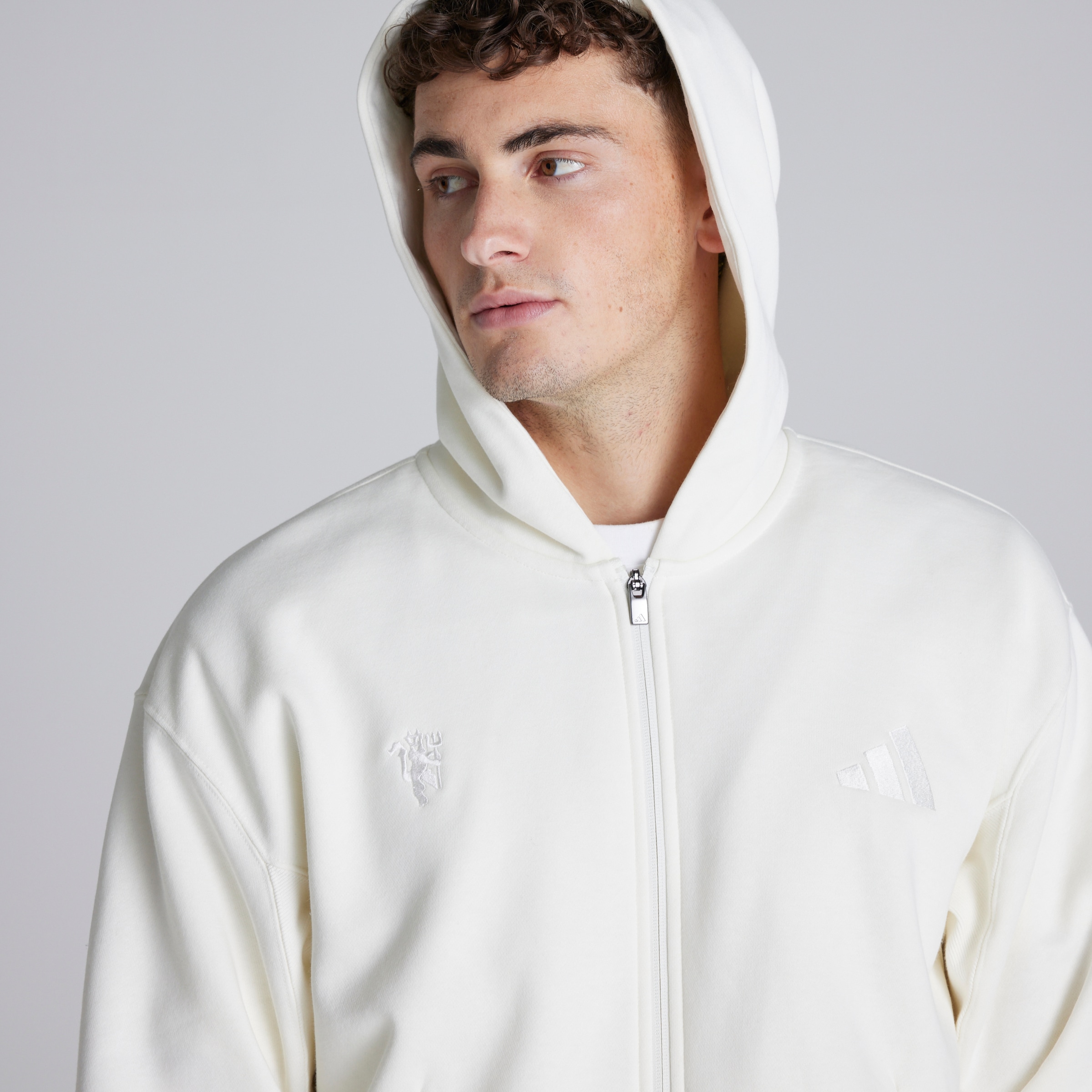 Manchester United x adidas ALL SZN Fleece Full Zip Hoodie Off White Beige Détail [6-6]
