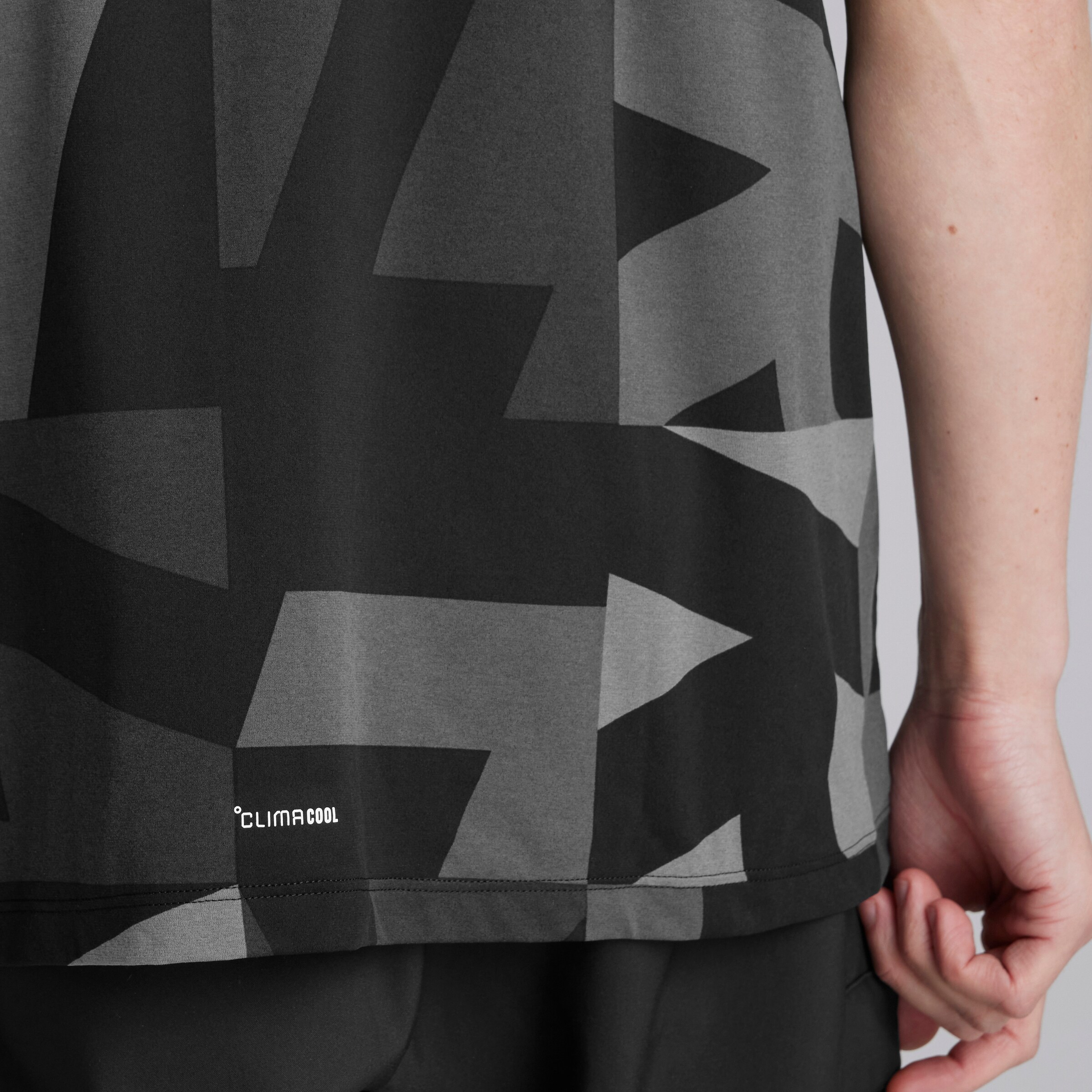 Manchester United x adidas Terrex CLIMACOOL All Over Print T-Shirt Black Black Detail [4-5]