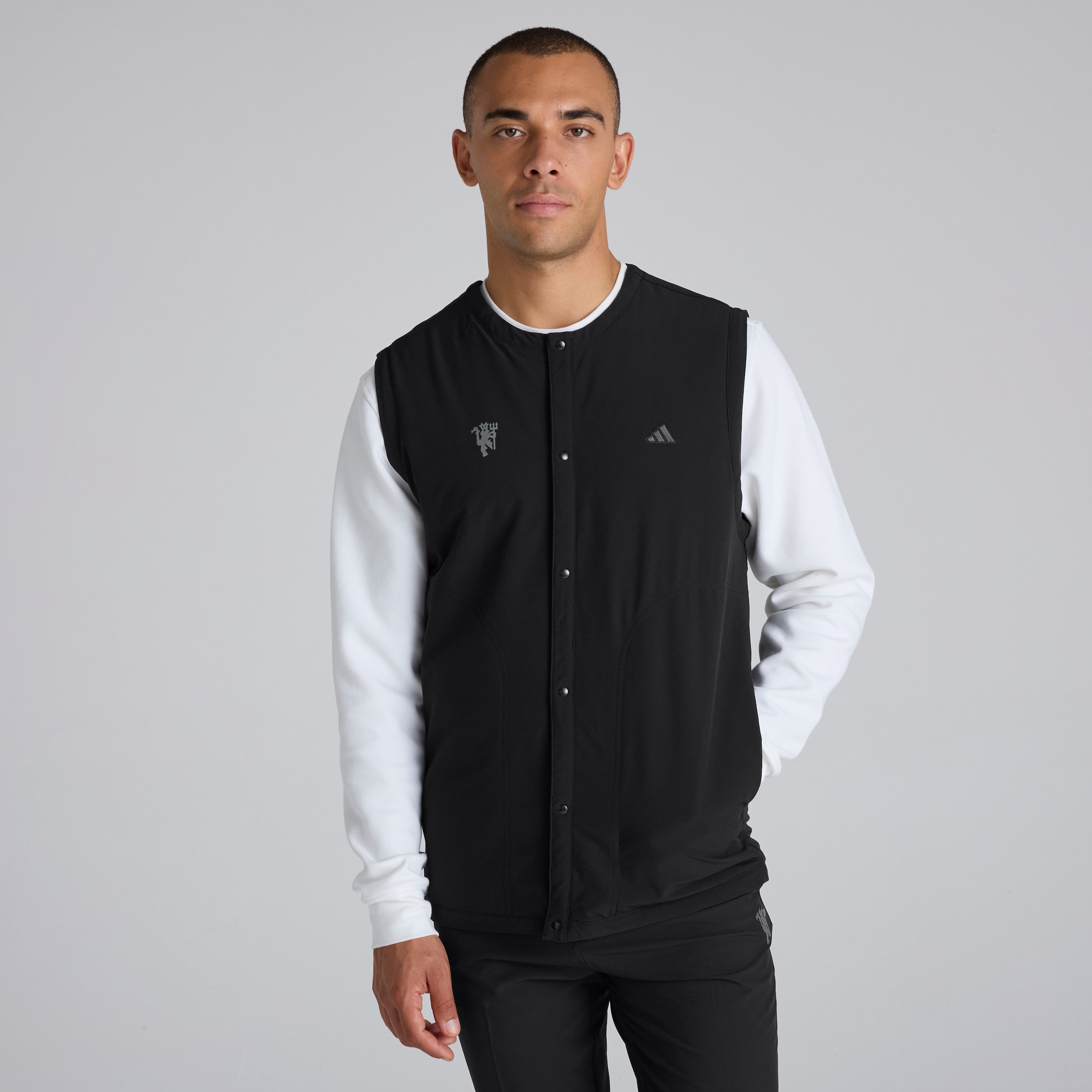Manchester United x adidas Golf Go-To Padded Vest Black Black Detail [1-5]