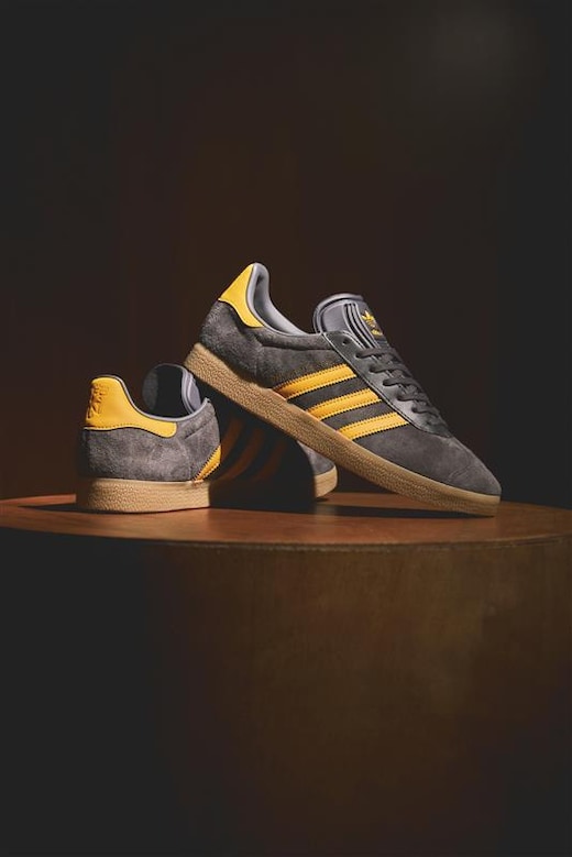 Manchester United x Adidas Gazelle Black Black