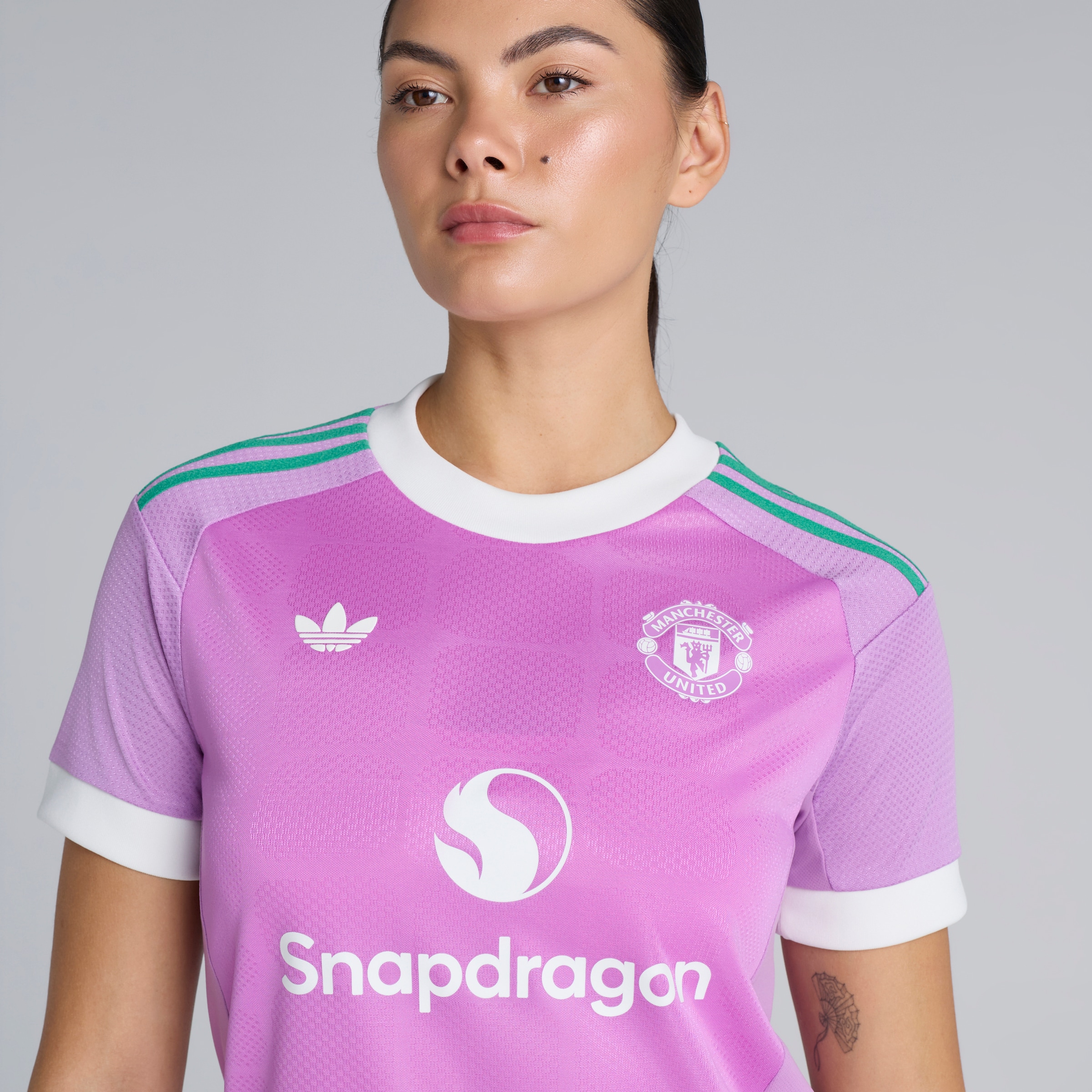 Manchester United Womens 26/27 Away Goalkeeper Short Sleeve Jersey Purple Lila Detail [4-6]