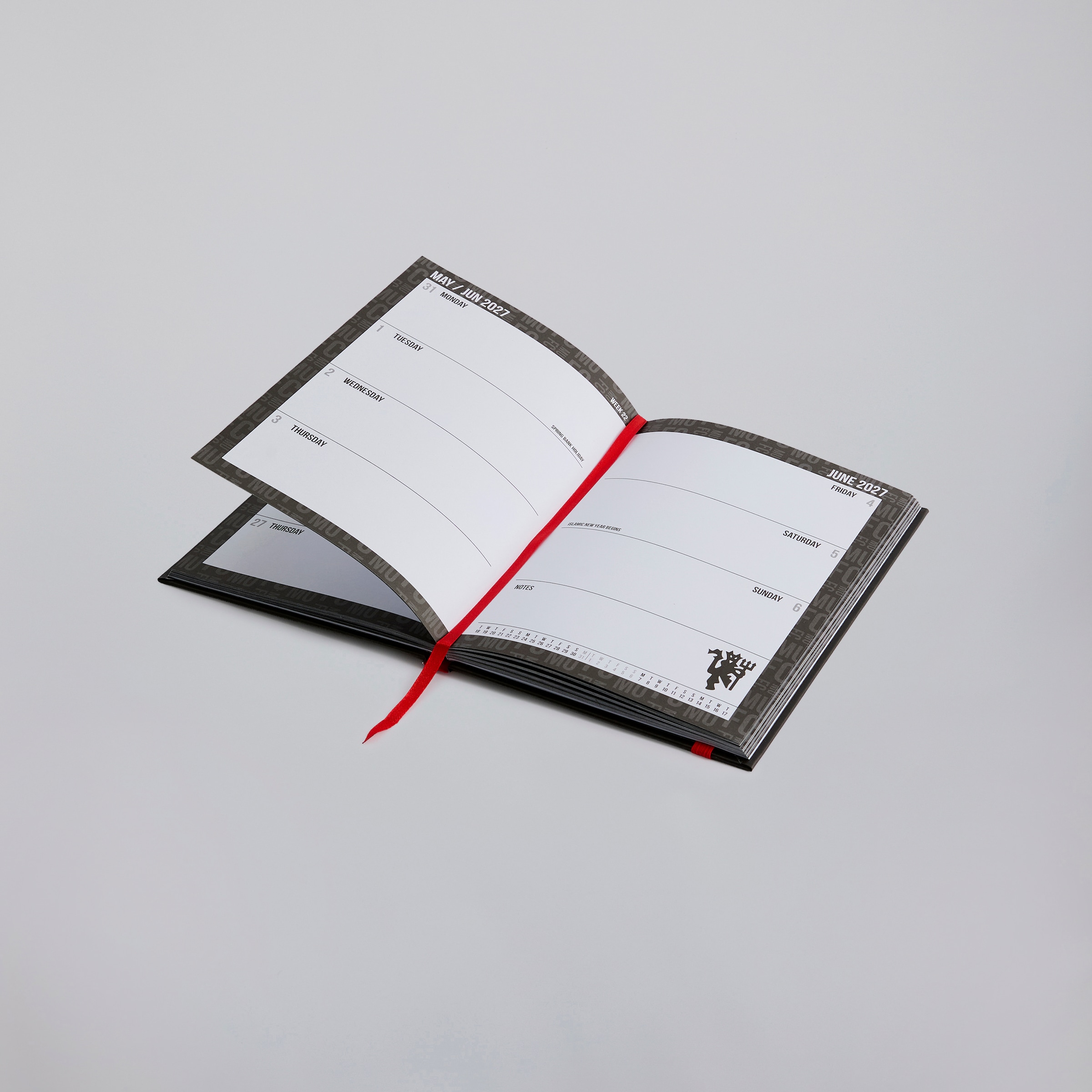 Manchester United 2027 A5 Diary Black Black Detail [4-4]