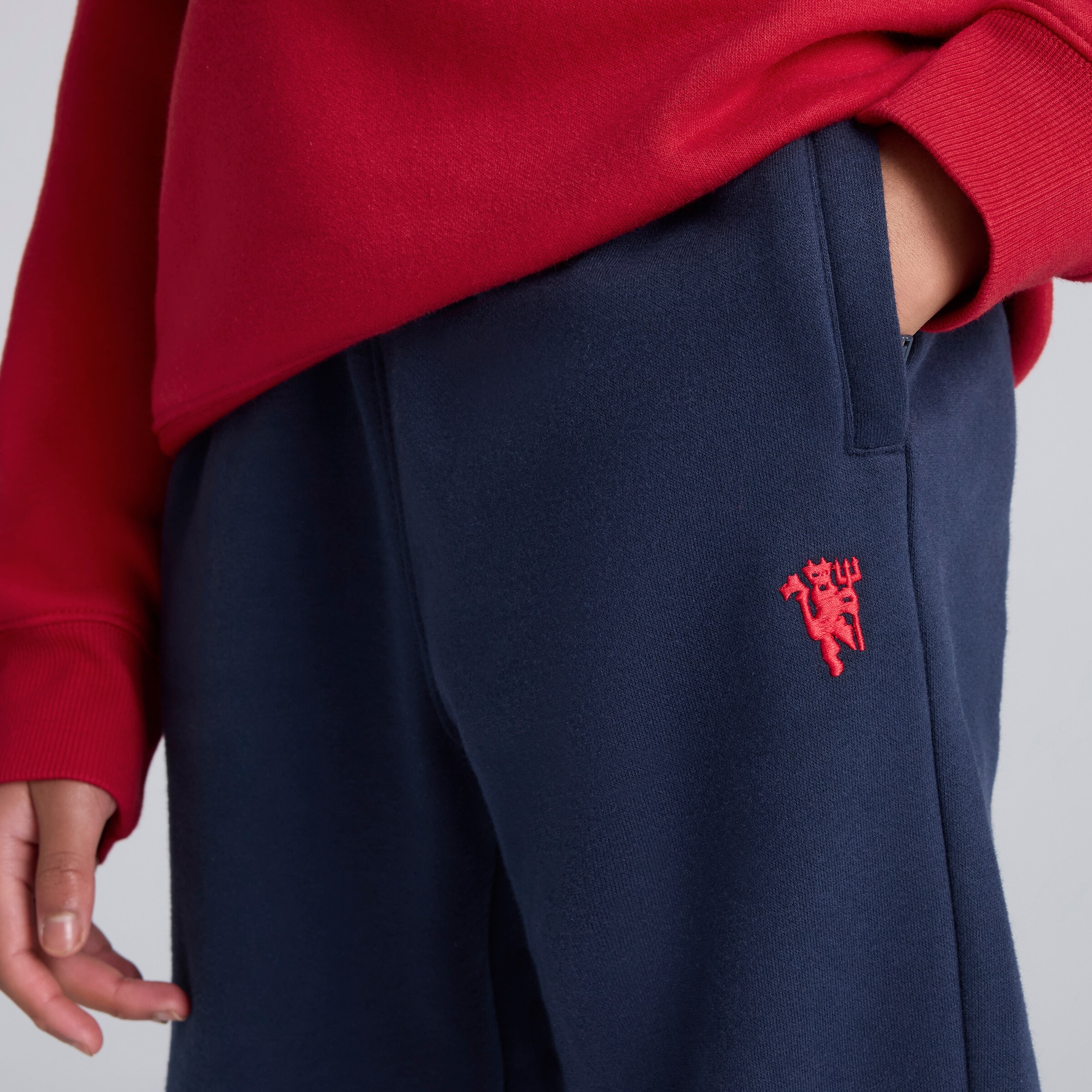 Manchester United Kids Devil Essentials Joggers Navy Navy blue Detail [4-4]
