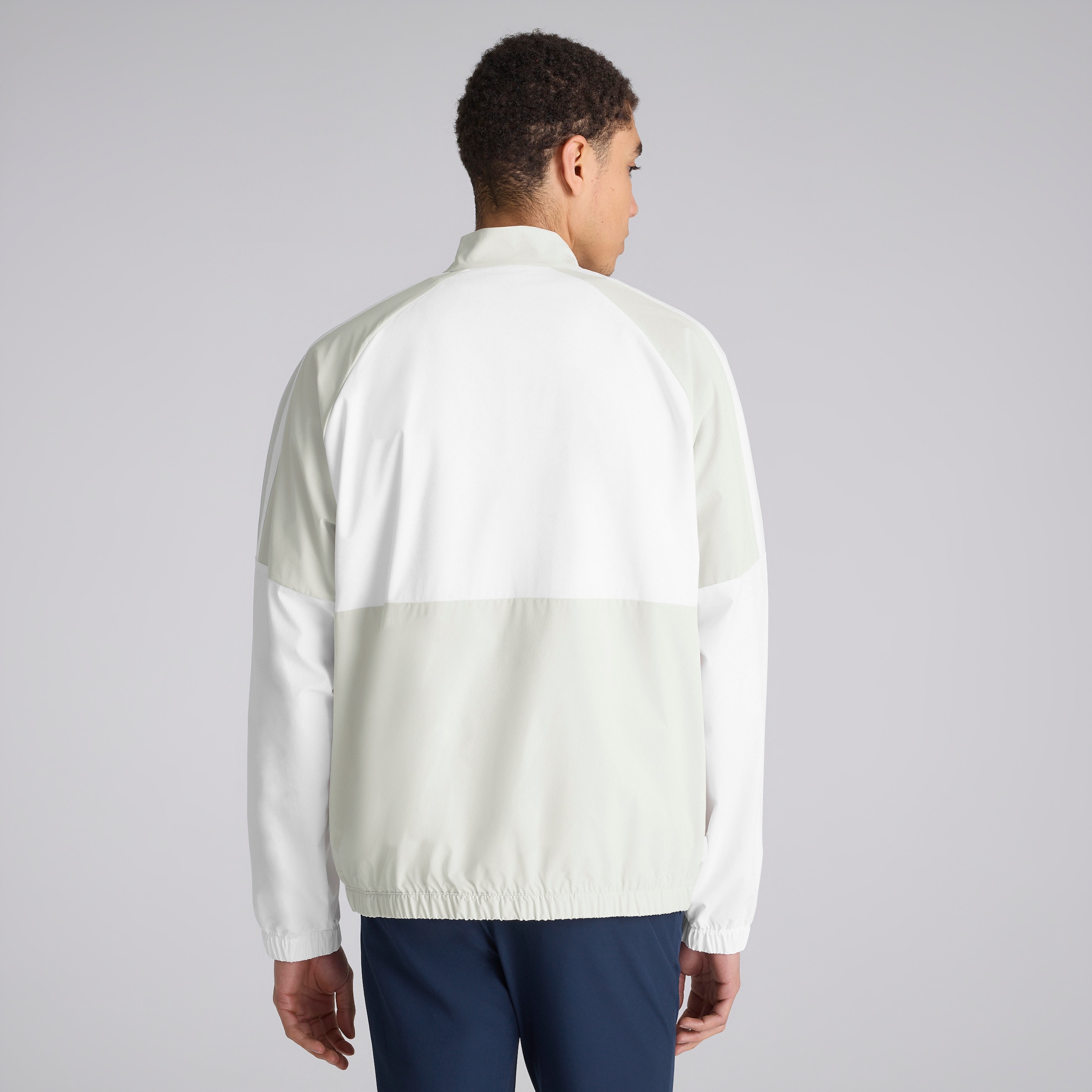 Manchester United x adidas Golf Beyond Windbreaker Grey Grey Detail [2-6]