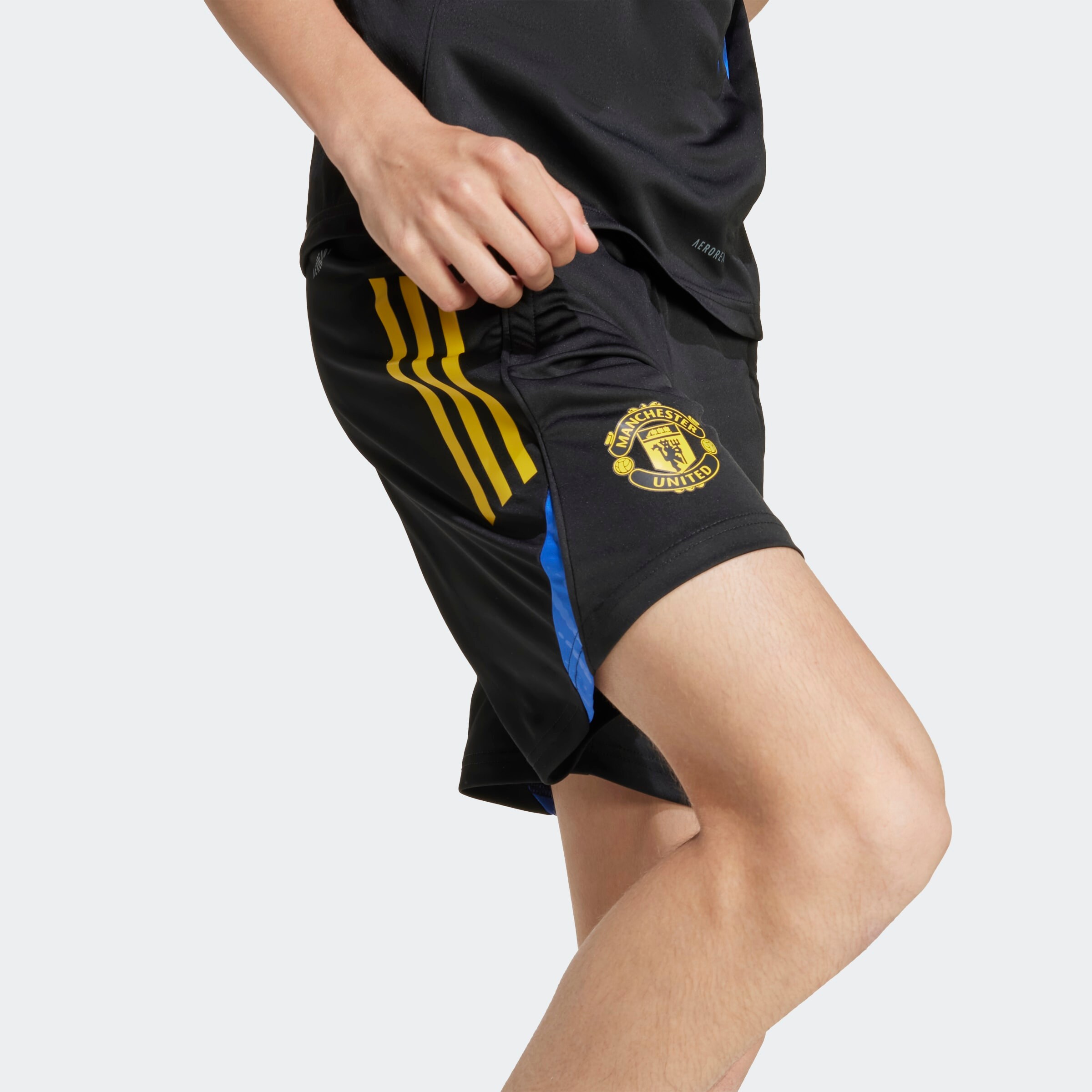 Manchester United Tiro 25 Competition Training Shorts Kids Negro Detalle [4-7]