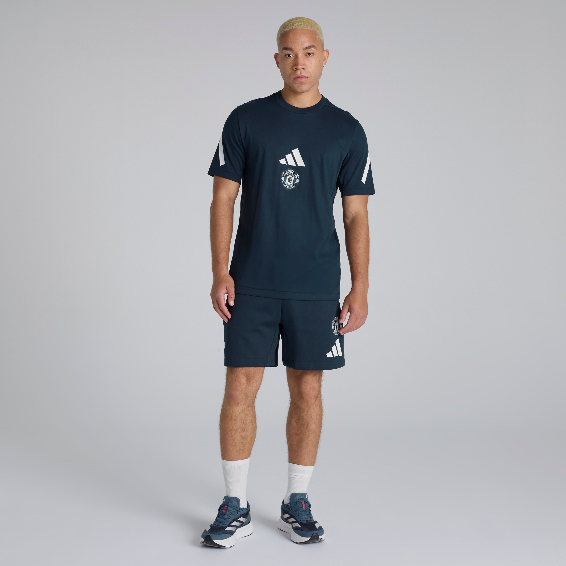 Manchester United x adidas Z.N.E. T-Shirt Navy Navy blue Detail [3-4]