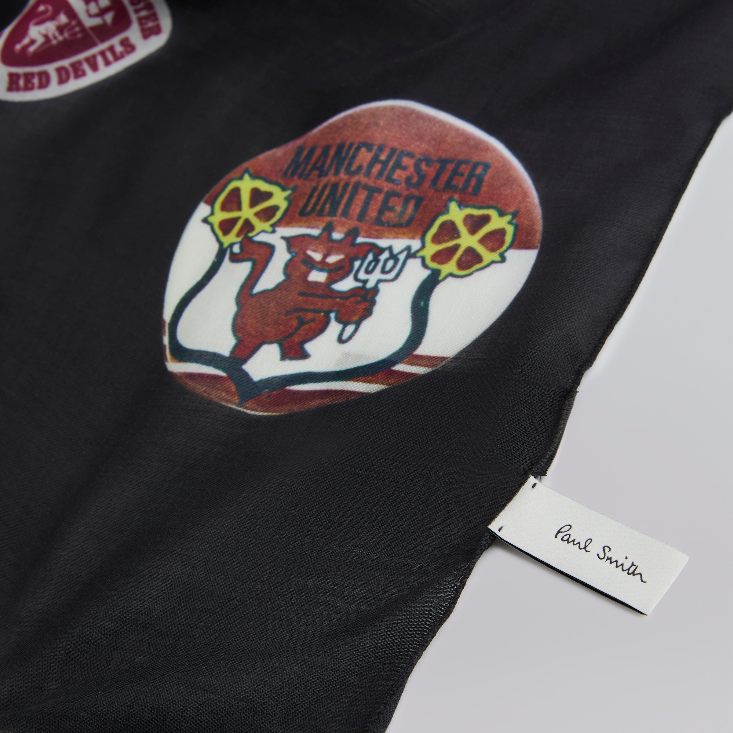 Manchester United x Paul Smith Fan Badge Scarf Black Black Detail [5-5]