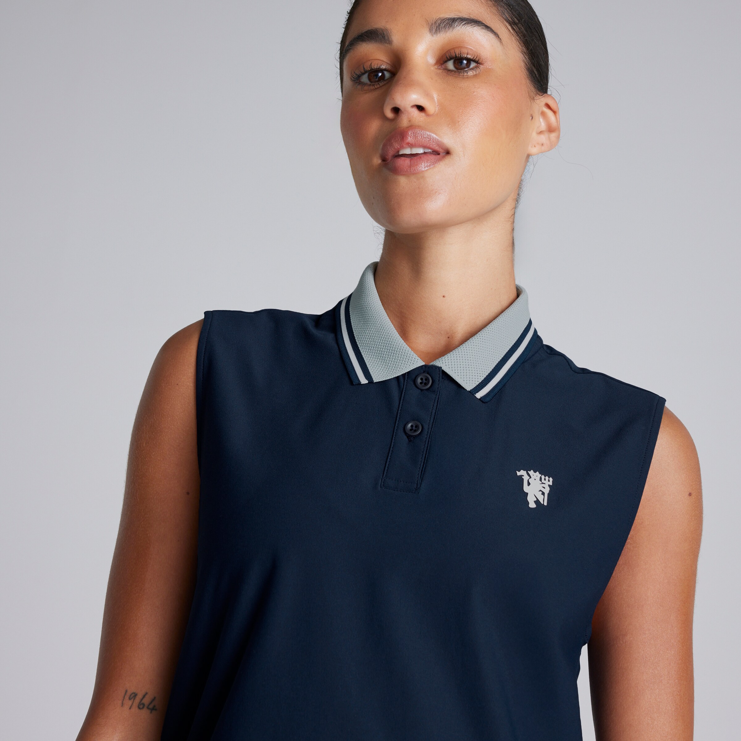 Manchester United x adidas Women's Golf Beyond Twist knit Polo Shirt Navy Navy blue Detail [4-6]